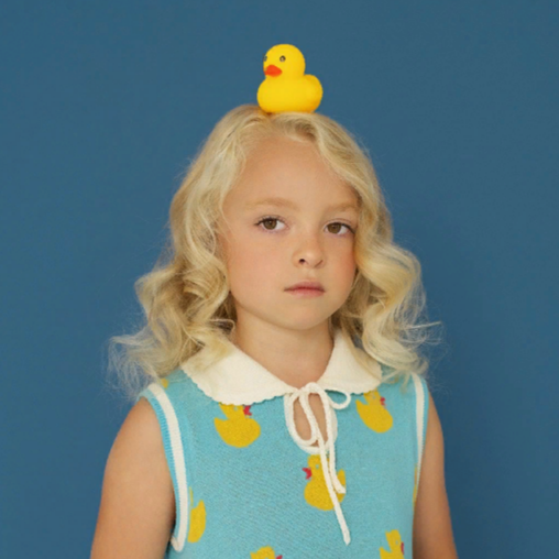 Закажите предметную съемку с моделями детей для вашего бренда в Москве.