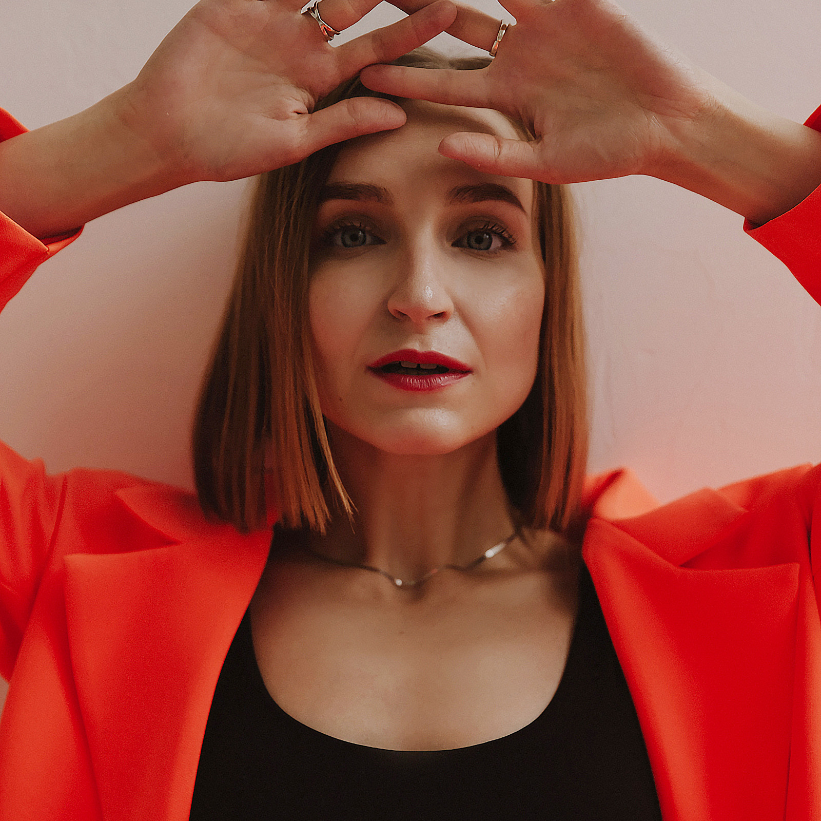 Контакты. Фотограф для людей и брендов в Санкт-Петербурге