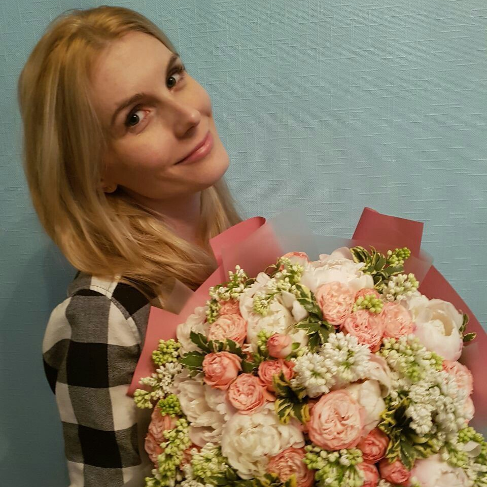Букет пионы, розы бомбастик, сирень. Флорист Маргарита Гладкова