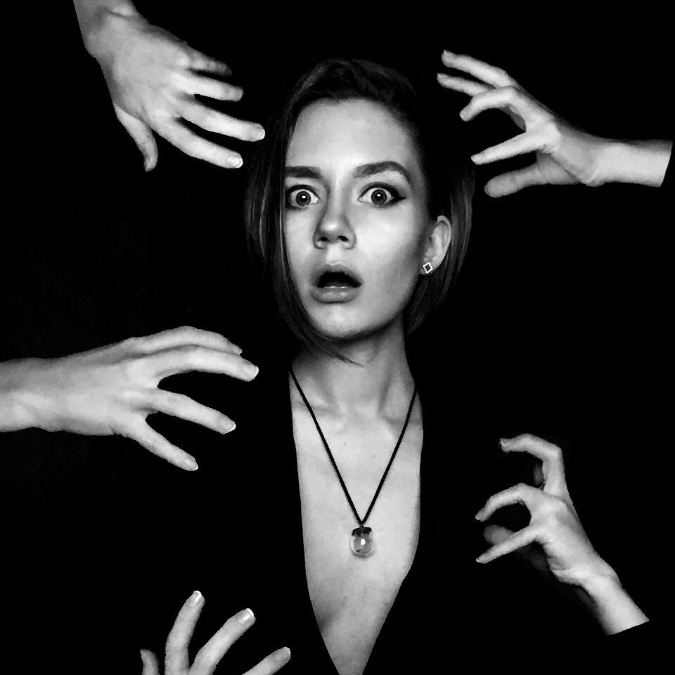 Contact. Photographer Yana Kotova