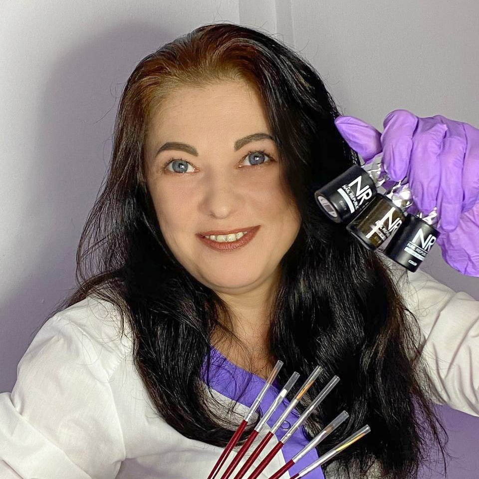 Школа маникюра Маргариты Леонтьевой. Авторские курсы маникюра offline и online