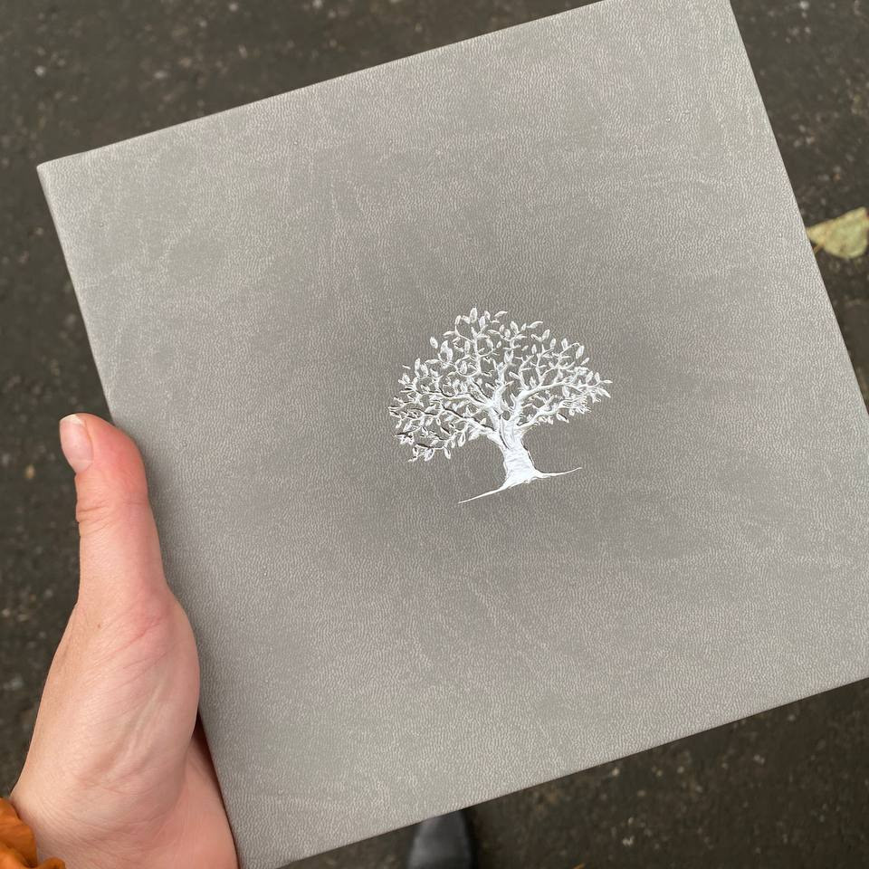 Печать фотокниг Тюмень. Фотограф в стиле минимализм Тюмень