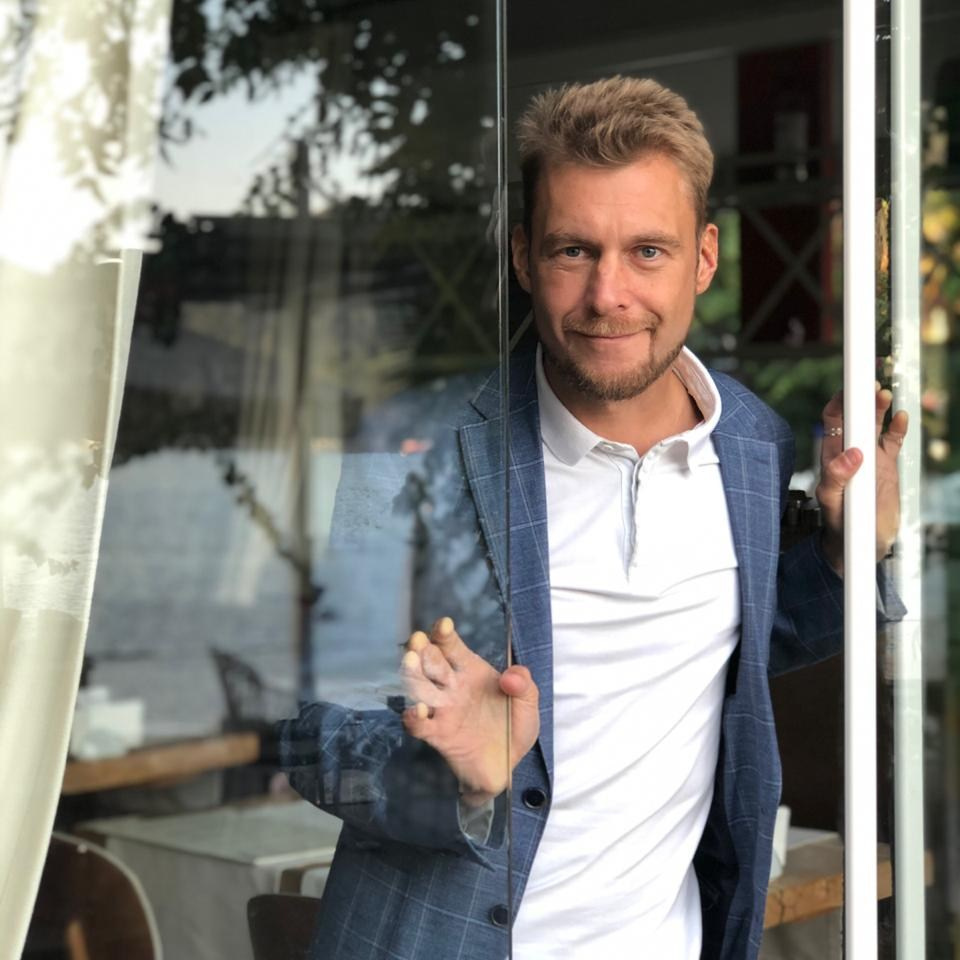 Контакты. Сложная съёмка для бизнеса b2b / Яхтенный фотограф / Корпоративные календари / Промышленная съёмка / Спортивный репортаж