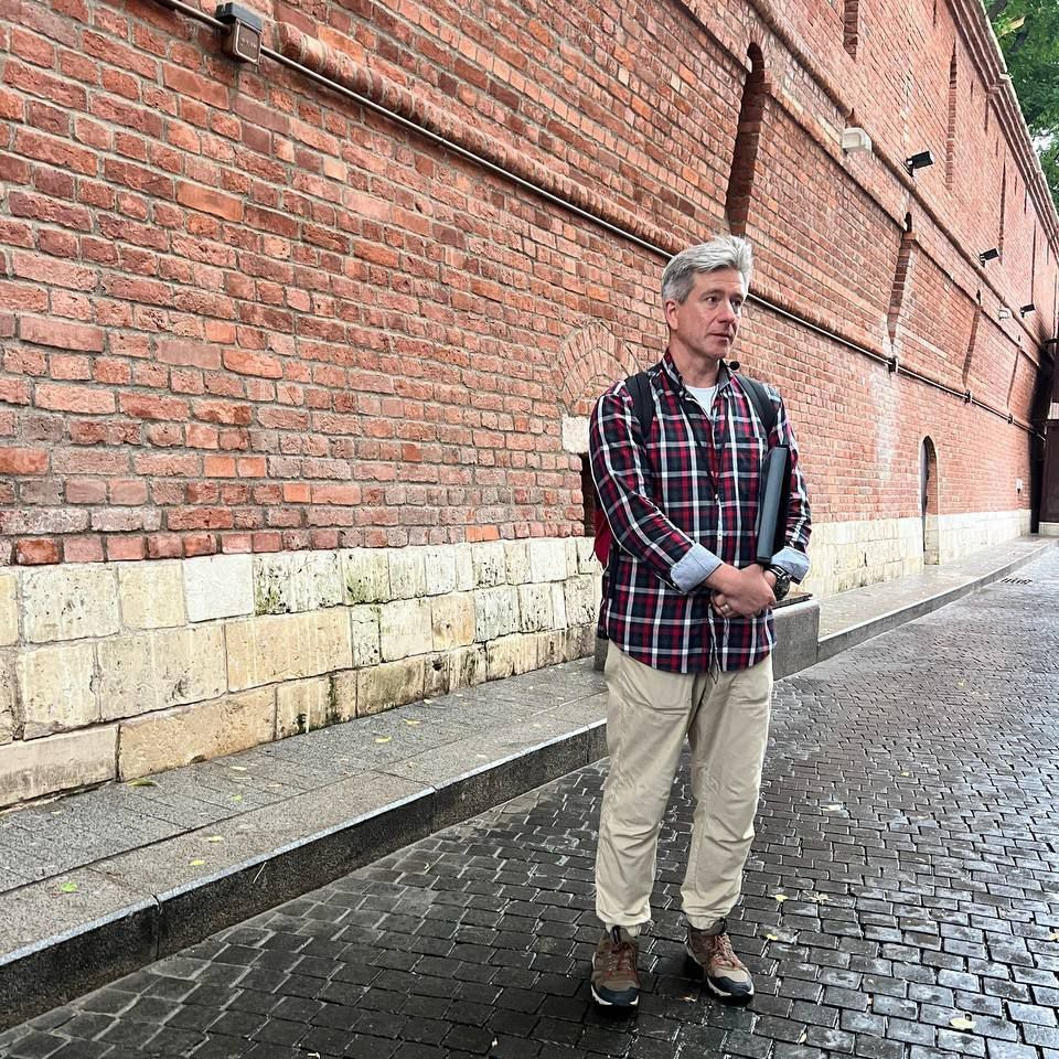 Роман Кирпичев - экскурсовод по Москве. П&П — Полезное с Приятным. Фотоэкскурсии — Москва на память. Экскурсовод и фотограф в Москве. Увези столицу в своём альбоме!