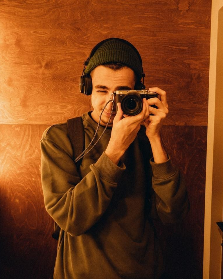 Contacts. Photographer Zinoviev Ilia based in Moscow