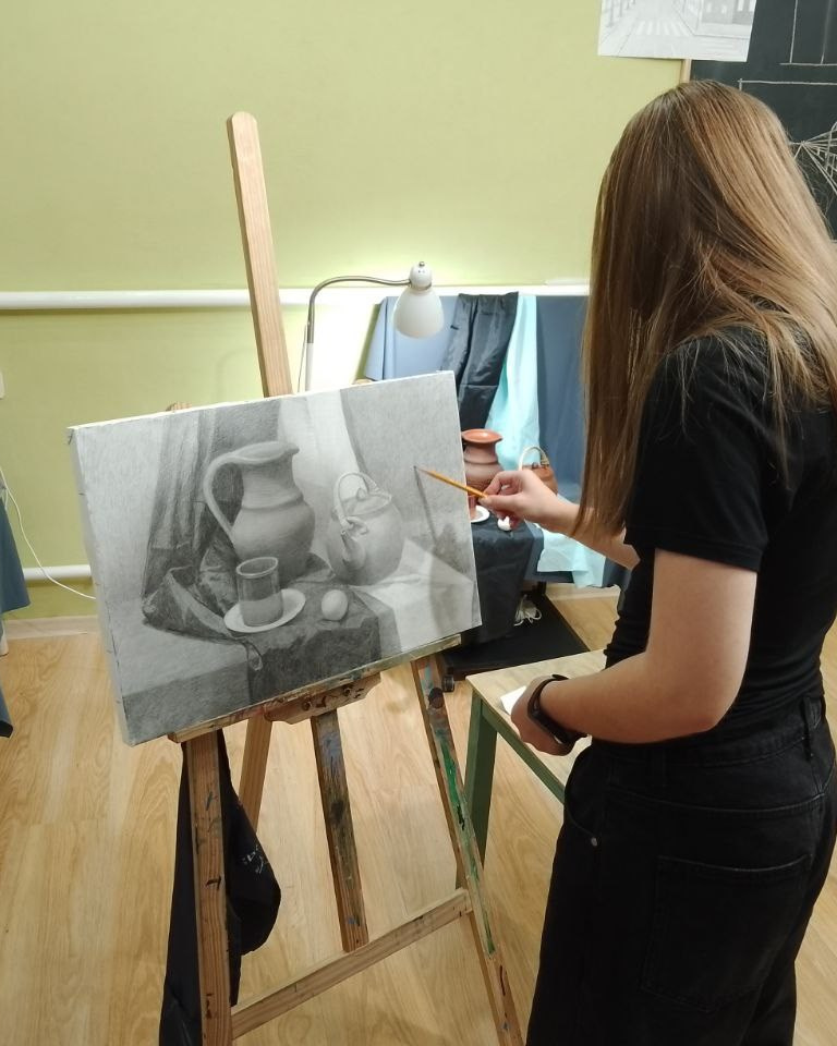 Групповые занятия для взрослых. Тихонова Анна —художник-график, художник-монументалист, живописец, педагог
