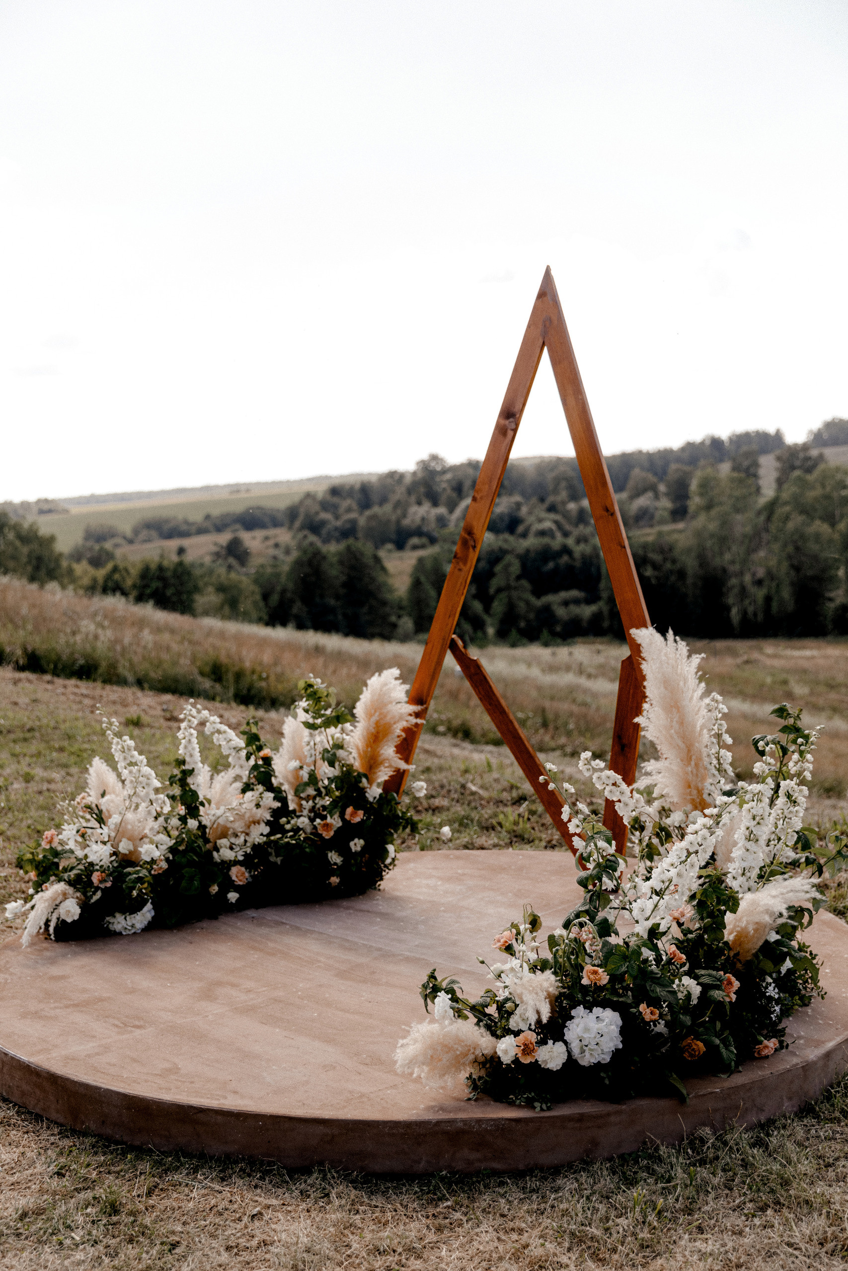 Шутки, танцы и душевные песни у костра в завершение вечера. Свадебный фотограф Аня Милграм