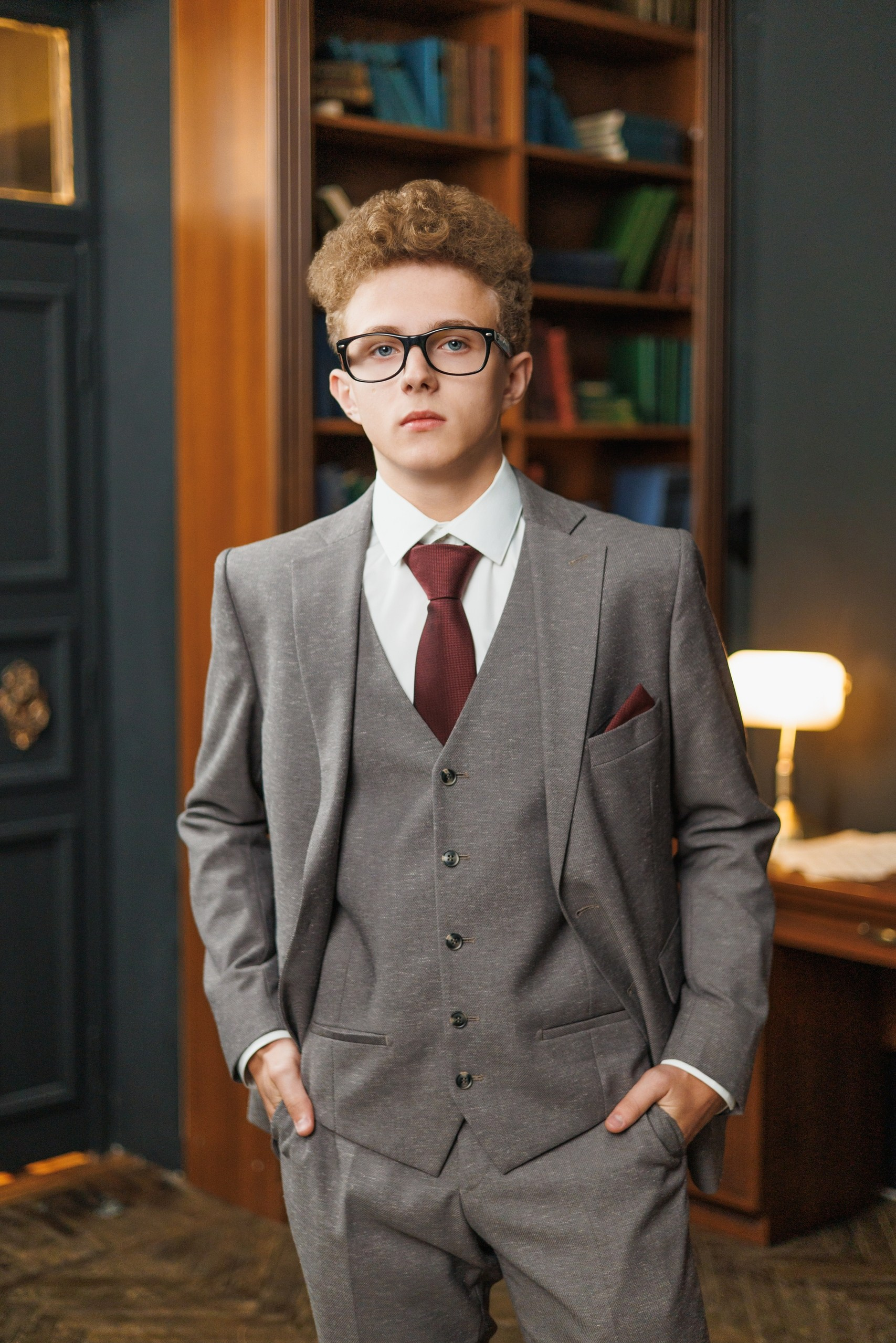 Выбор одежды. Выпускные альбомы клевербук Воронеж