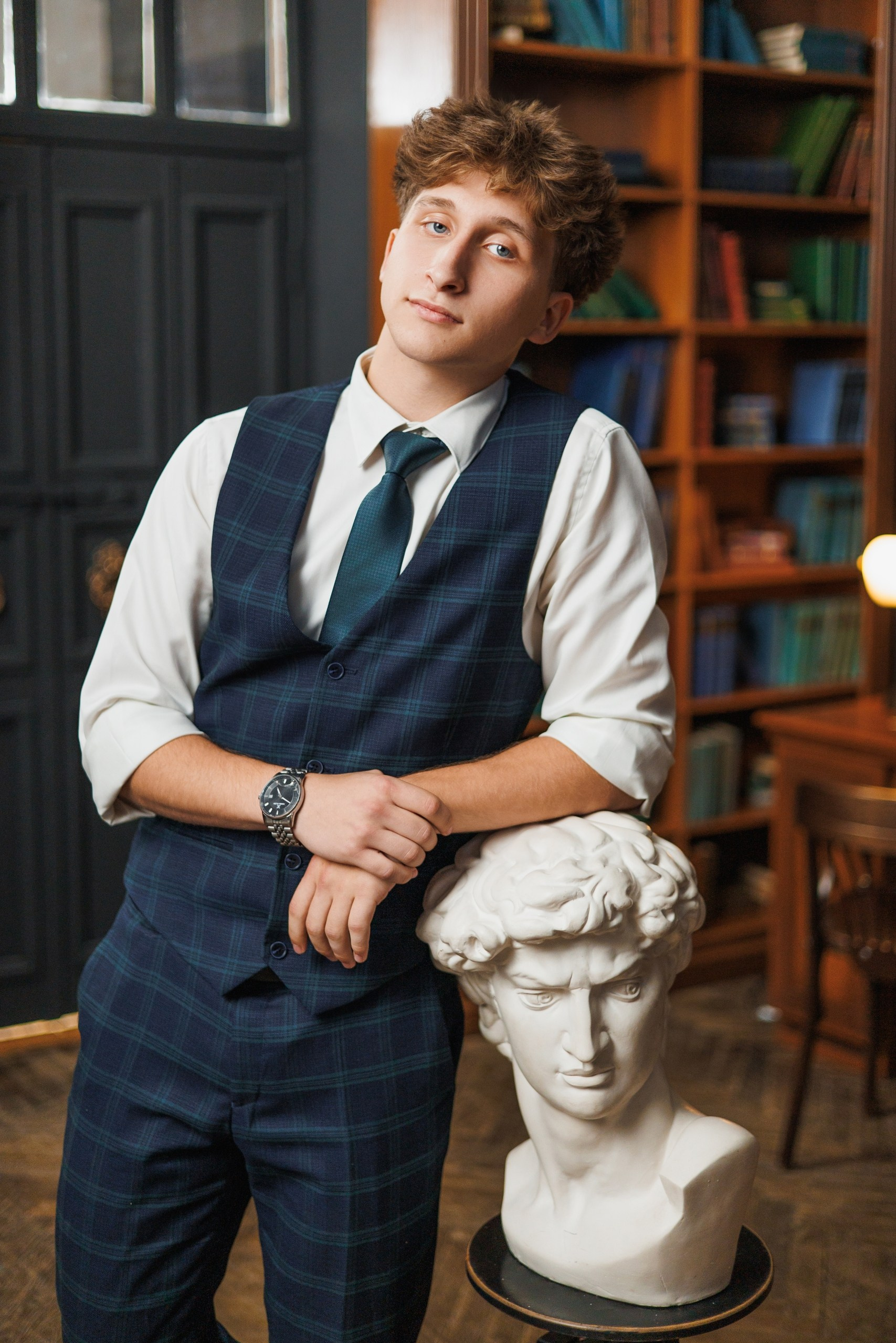 Выбор одежды. Выпускные альбомы клевербук Воронеж