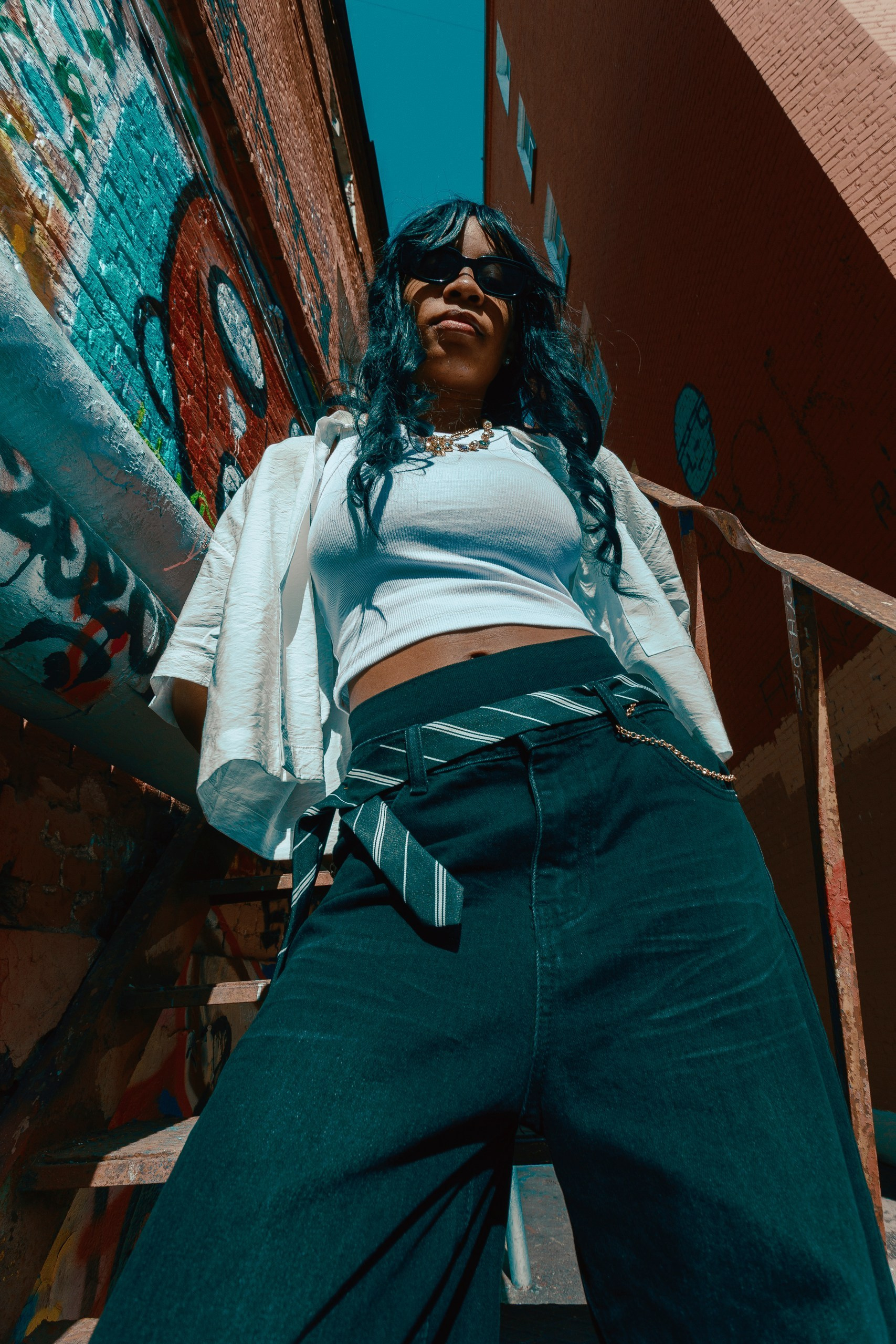 Стрит-фотосессия модели в&nbsp;кожаной куртке в&nbsp;стиле Нью-Йорка в&nbsp;Москве