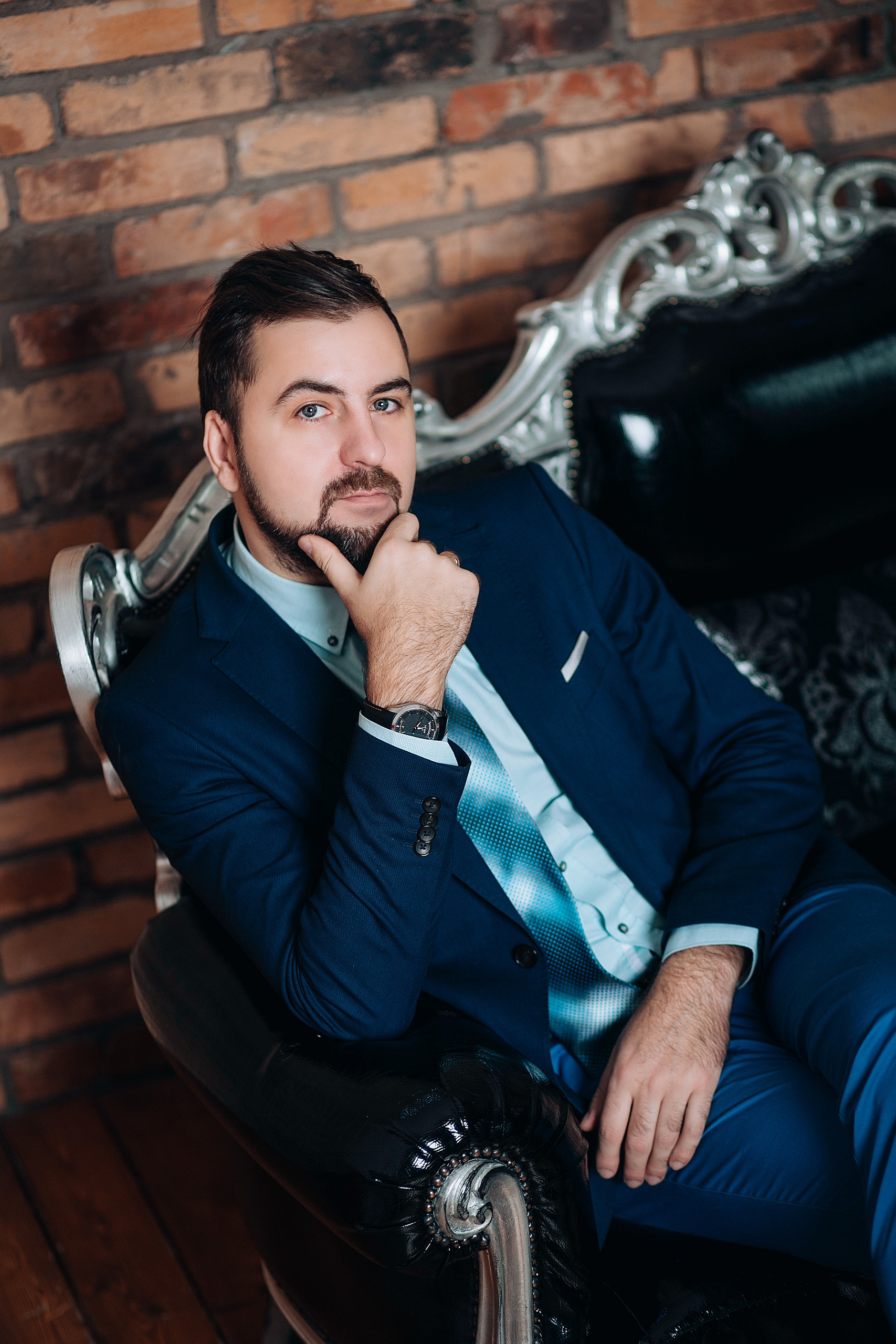 Контакты. Ведущий Сергей Селедцов