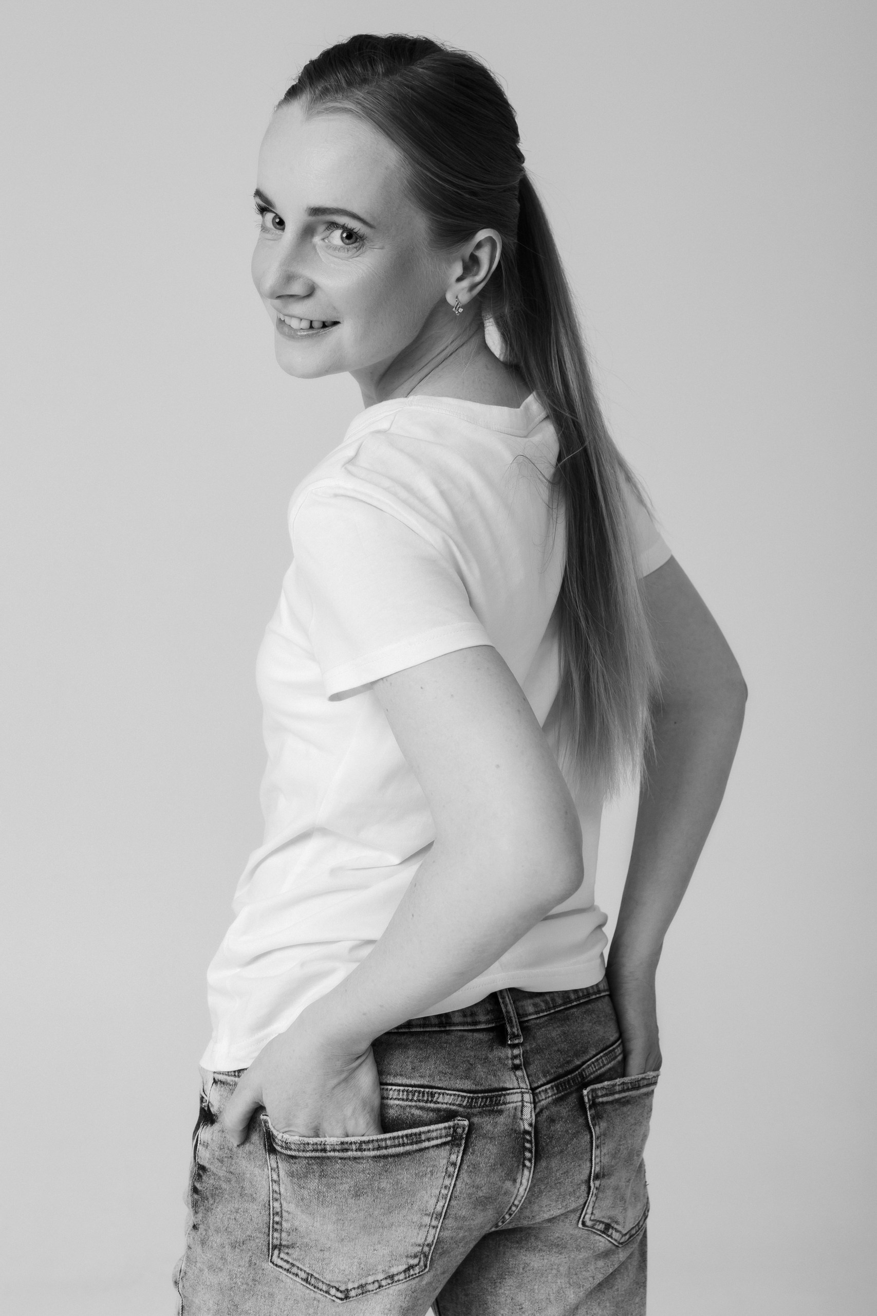 Модель Марина Доглядная. Фотограф Марина Доглядная Челябинск фотосессии с лошадьми, мотоциклами