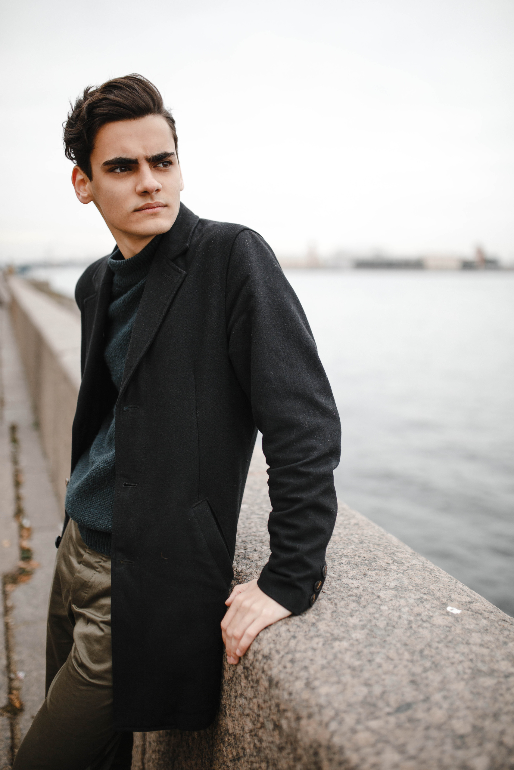 Влад. Хмурый Петербург. Семейный и свадебный фотограф Полина Принцева