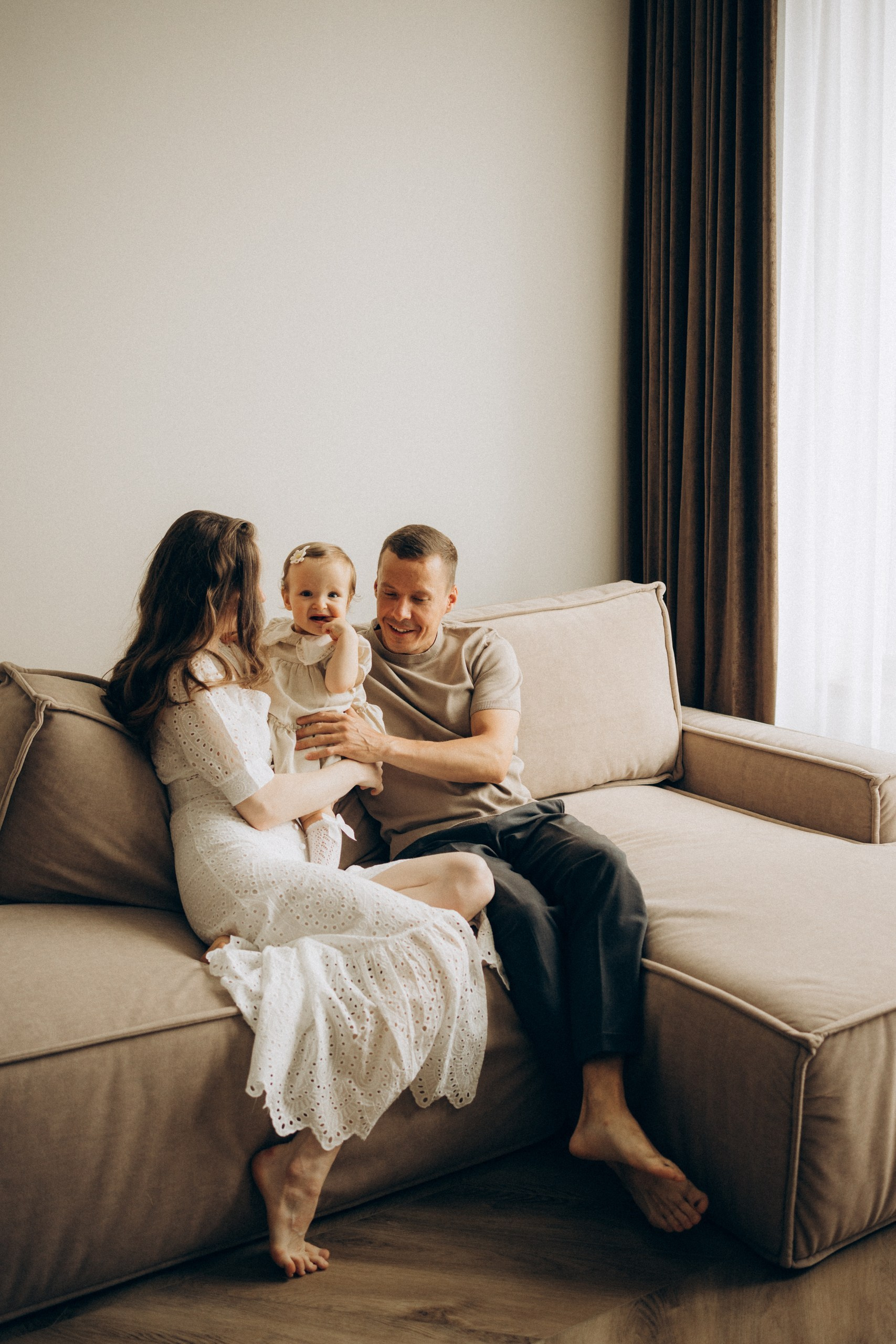 Семейная фотосессия Москва, семейный фотограф в Москве, семейная фотосессия, детский фотограф, семейная фотосессия в студии, студийная семейная фотосессия, фотосессия с малышом, фотосессия годовасия, фотосессия в годик, семейная фотосессия дома, домашняя фотосессия