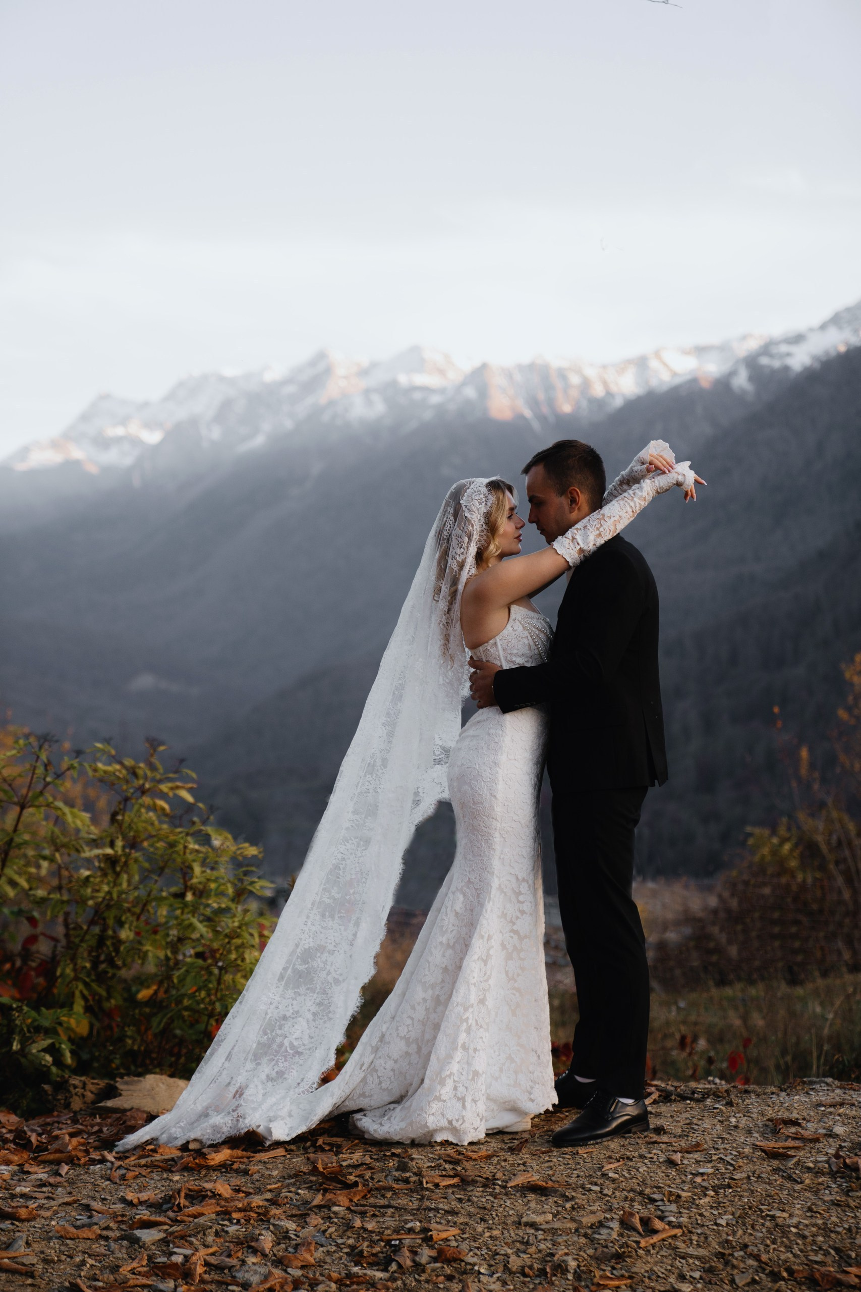 Камерная свадьба для двоих в горах Красной Поляны