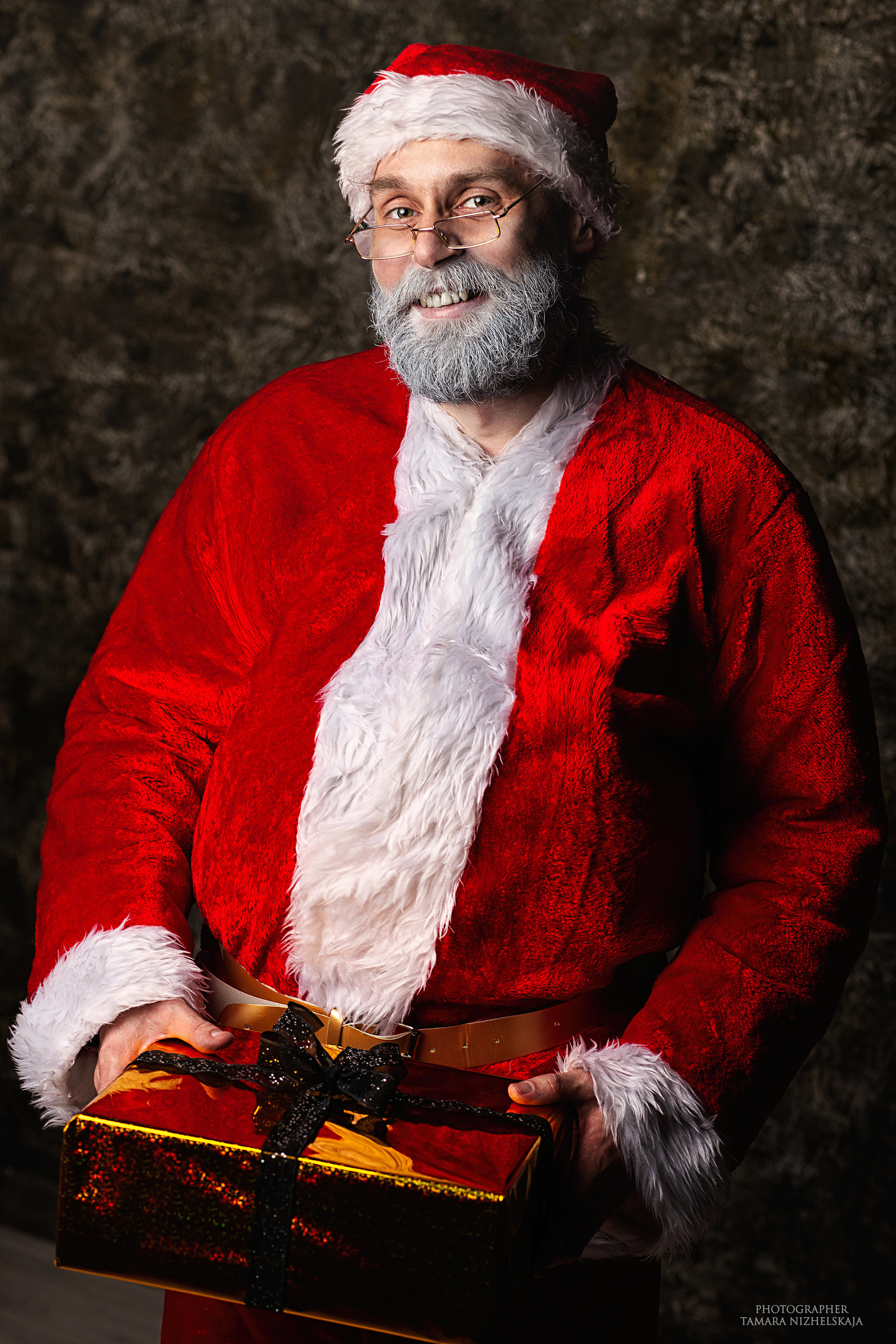 Как снять красивого Санту если модель очень худая. Фотограф Тамара Нижельская Воронеж