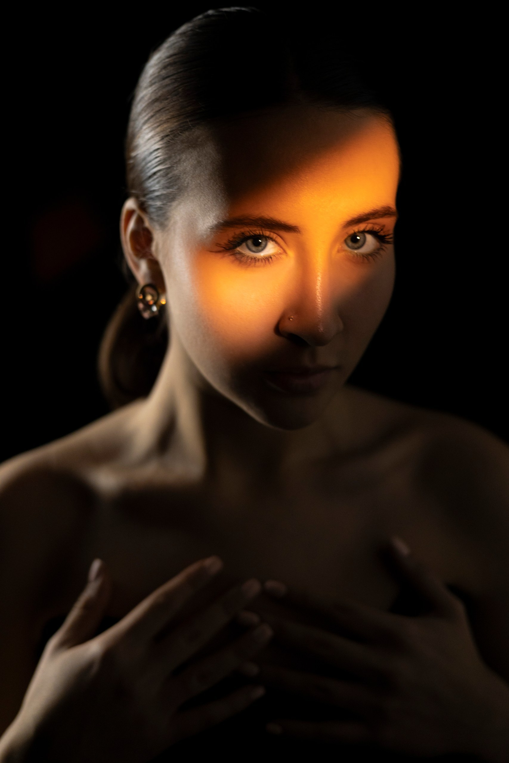 Эффектный свет в портрете глазами нашего фотосообщество. FOTOFAQSKOOL г. Санкт-Петербург: очные, дистанционные и онлайн курсы фотографии