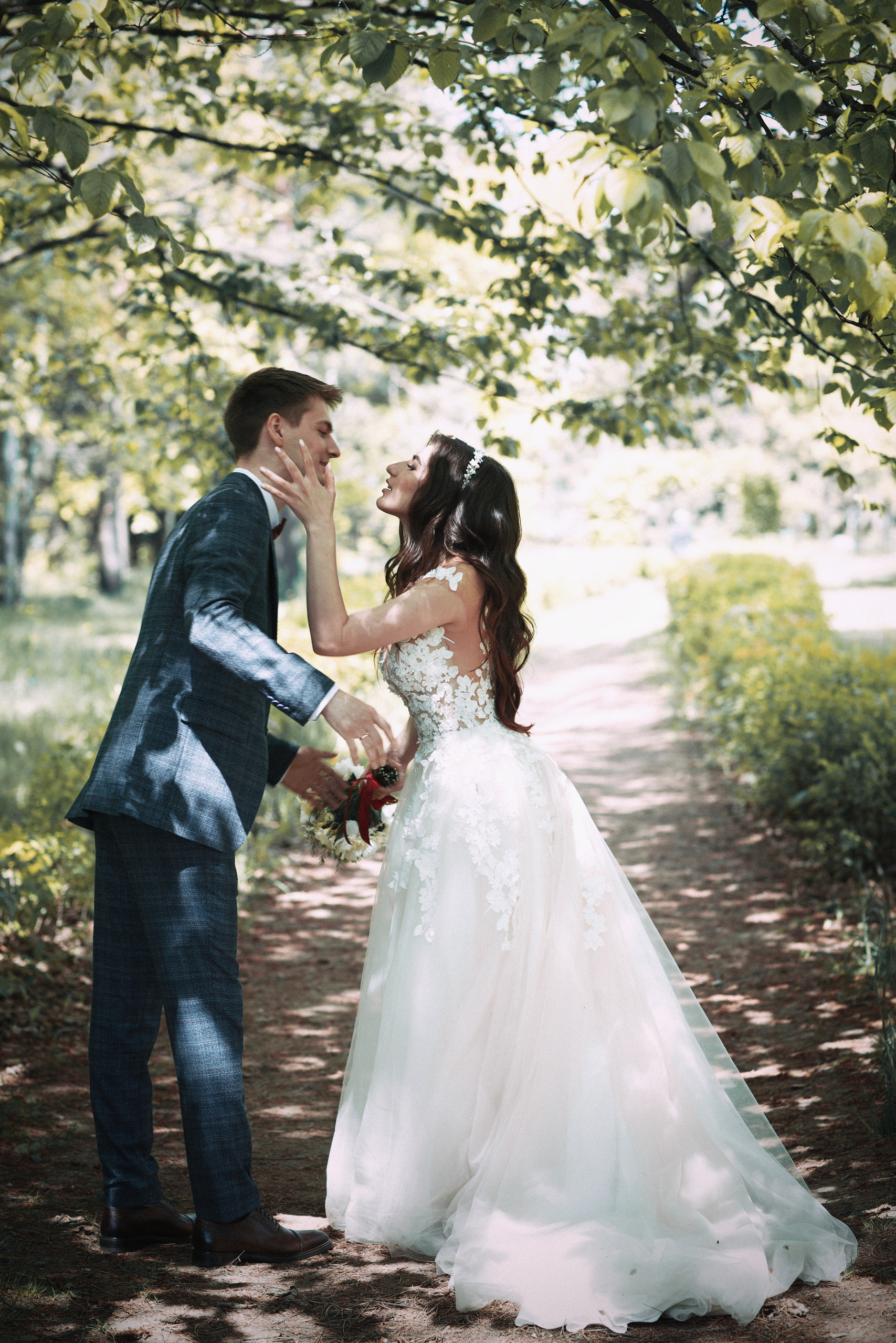 Фотосессия свадебного дня в Ботаническом саду, отеле Пекин