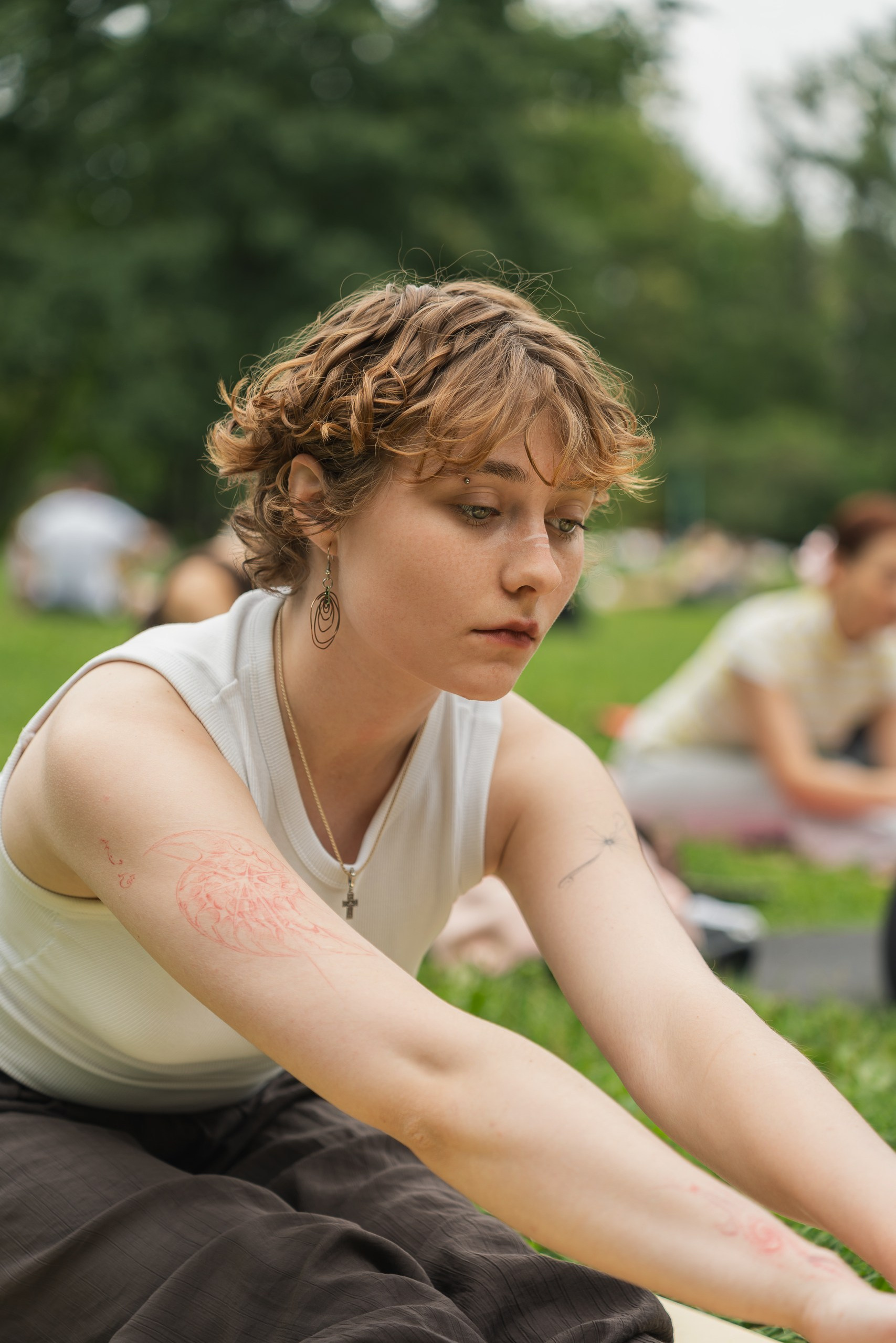 Съёмка открытого занятия YOGA FYSM в Таврическом саду. Профессиональный фотограф в СПб — Заказать фотосессию в Санкт-Петербурге | Евгений Кузьмичёв