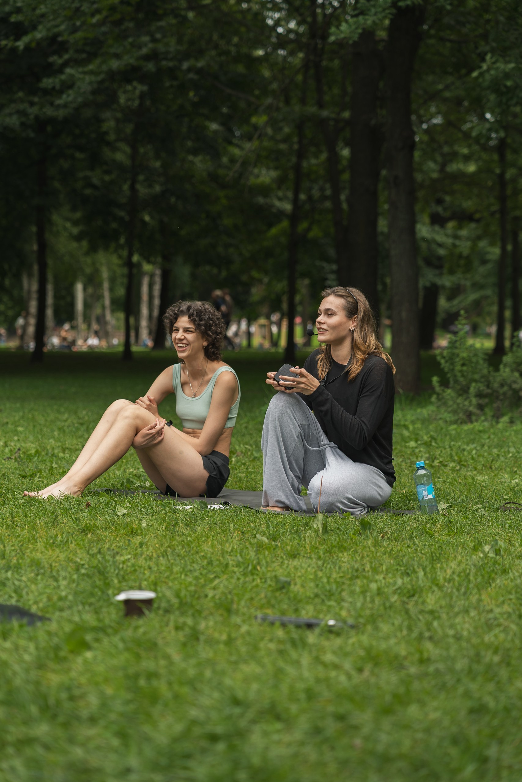 Съёмка открытого занятия YOGA FYSM в Таврическом саду. Профессиональный фотограф в СПб — Заказать фотосессию в Санкт-Петербурге | Евгений Кузьмичёв
