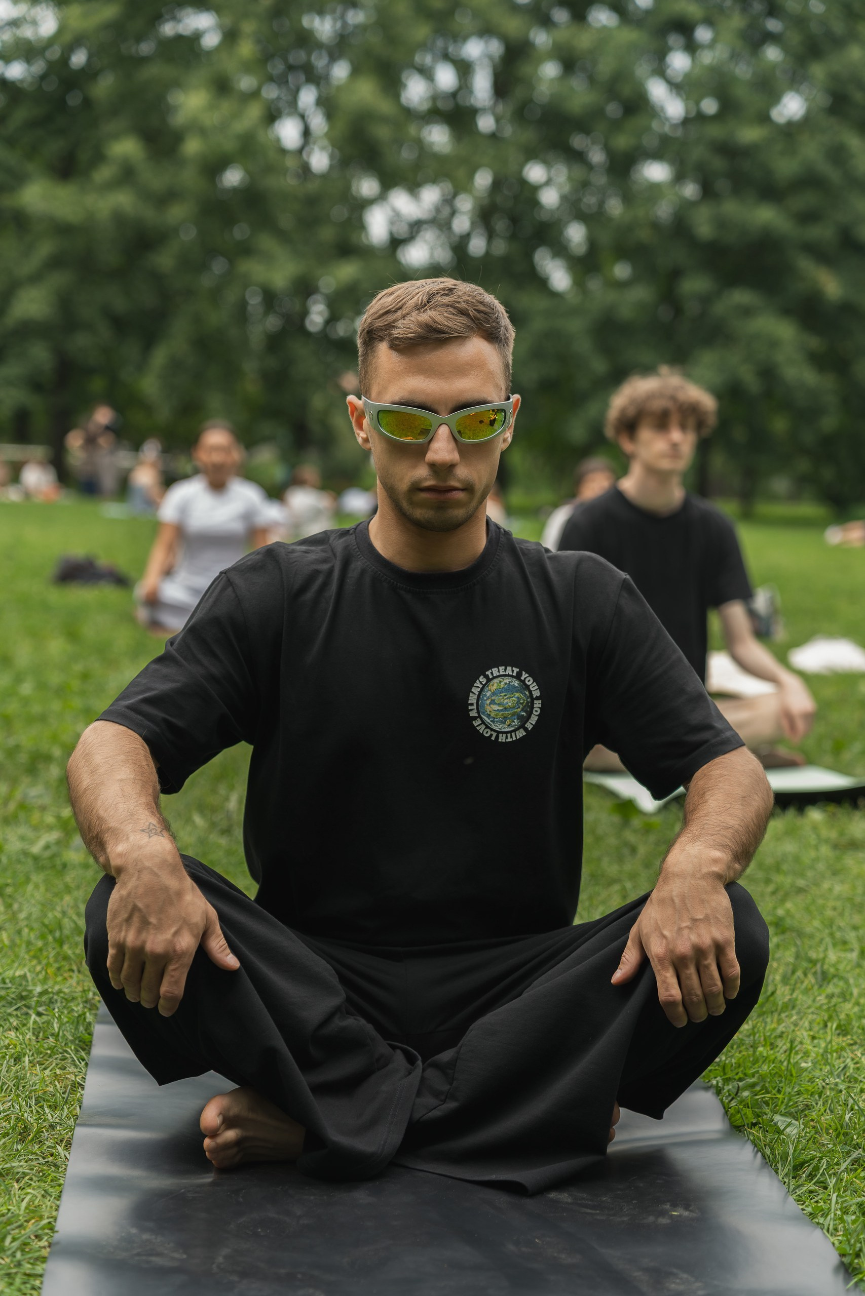 Съёмка открытого занятия YOGA FYSM в Таврическом саду. Профессиональный фотограф в СПб — Заказать фотосессию в Санкт-Петербурге | Евгений Кузьмичёв