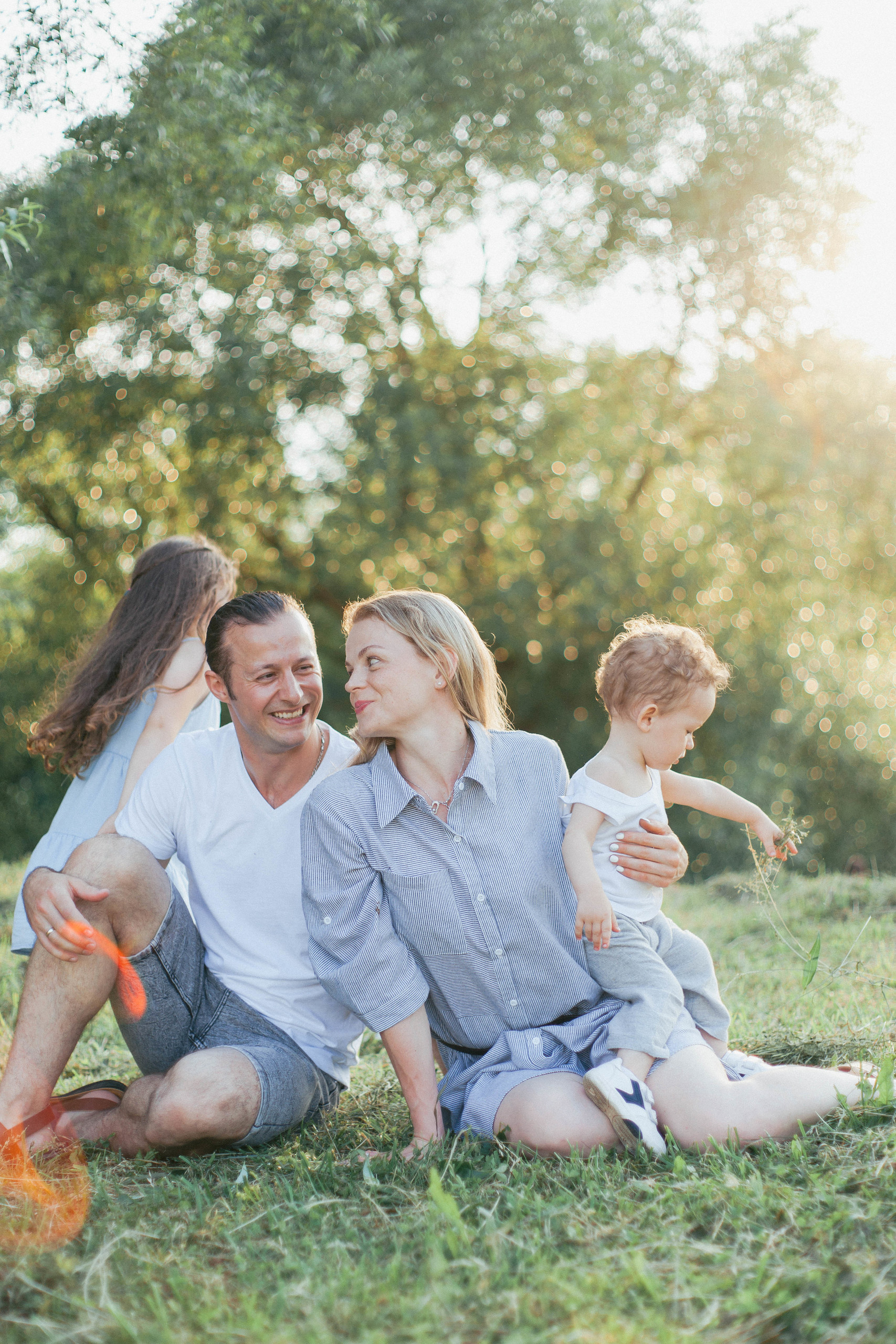 Ваня, Аня и Саша с Адрианом. Фотограф Мария Прусакова