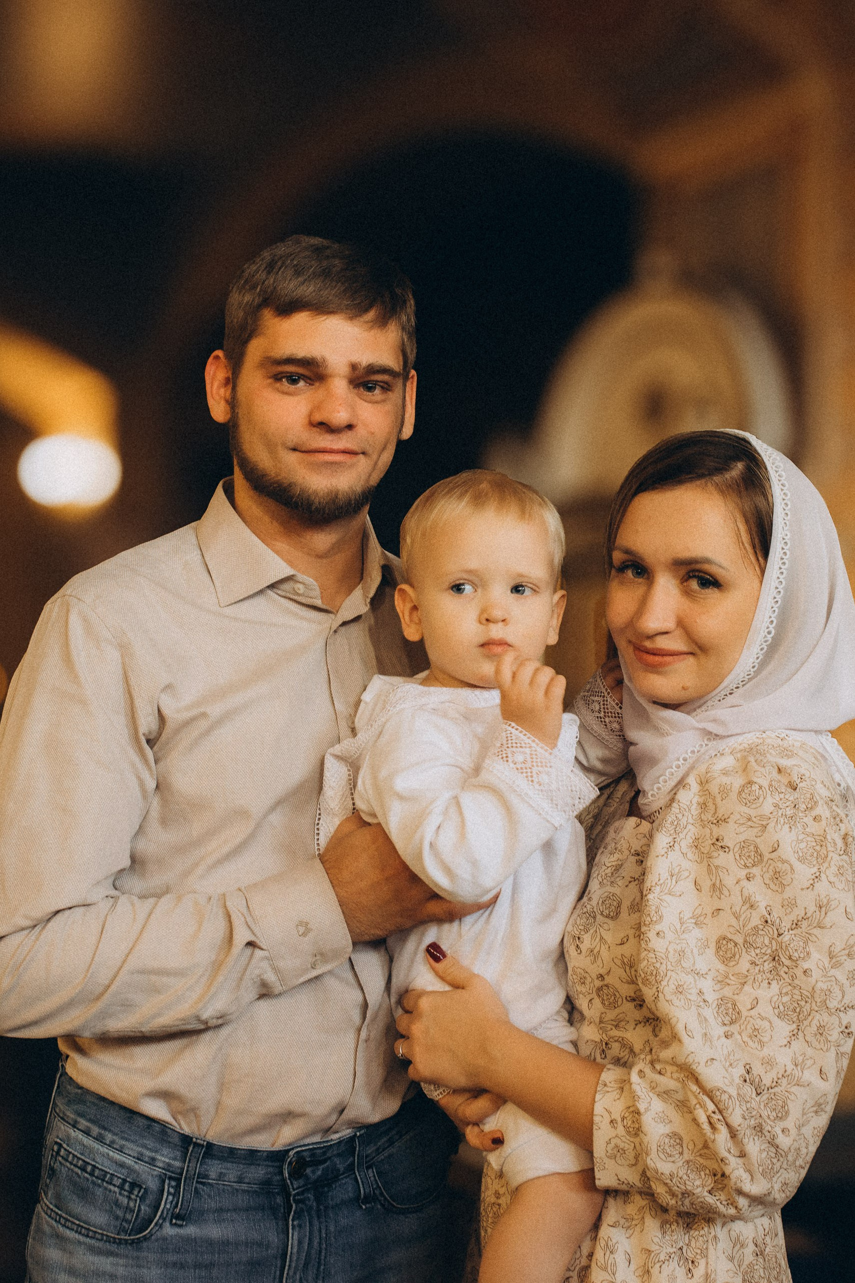 Свет и тепло семейных традиций: Василий Дан — фотограф на крестинах в Новосибирске. Живая фотография наследия.