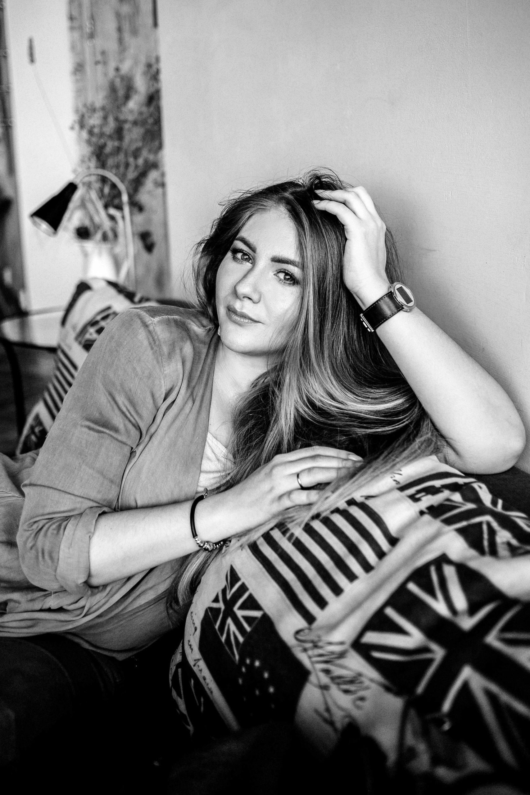 Контакты +7 929 770 45 58. Доброго времени суток! Меня зовут Куличкова Юлия — я фотограф Ваших эм