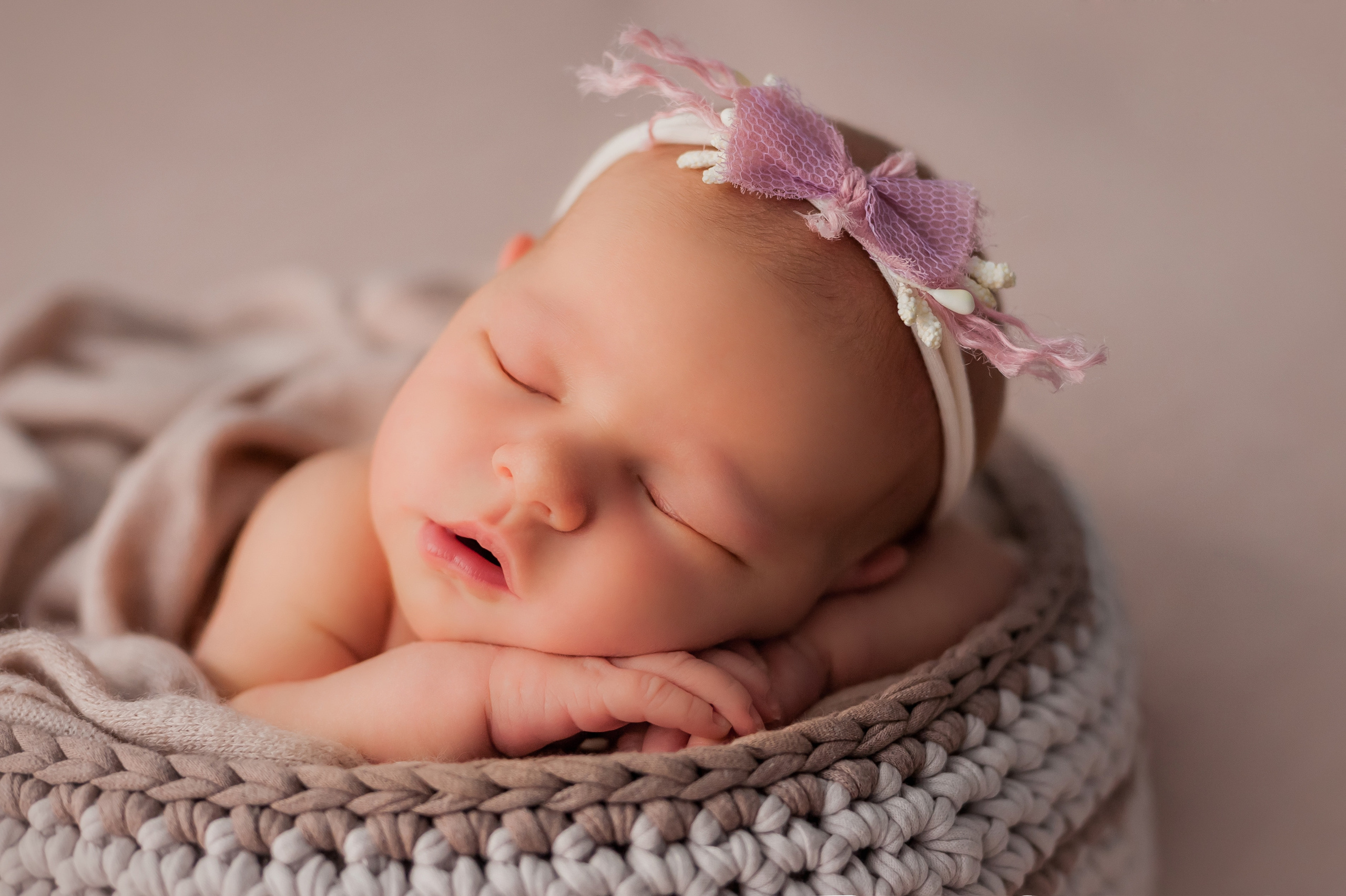 Информация о фотографии новорожденных. Фотограф новорождённых в Рязани, фотосъемка выписки из роддома, крещен