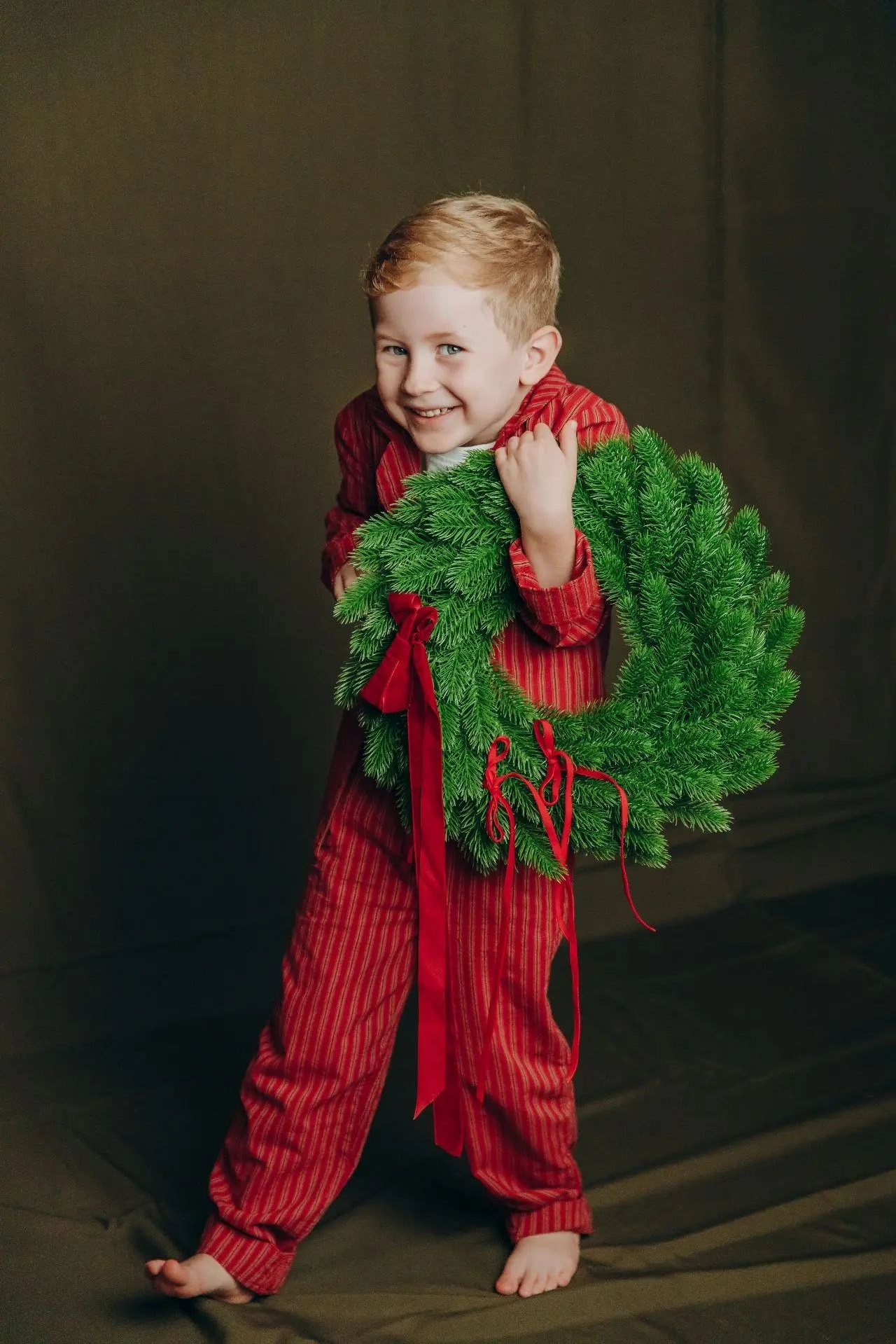 Журнал «Ладошки» — НОВЫЙ ГОД 🎄🎅. ТРИ КАДРА стильные фотосессии в детских садах Краснодара