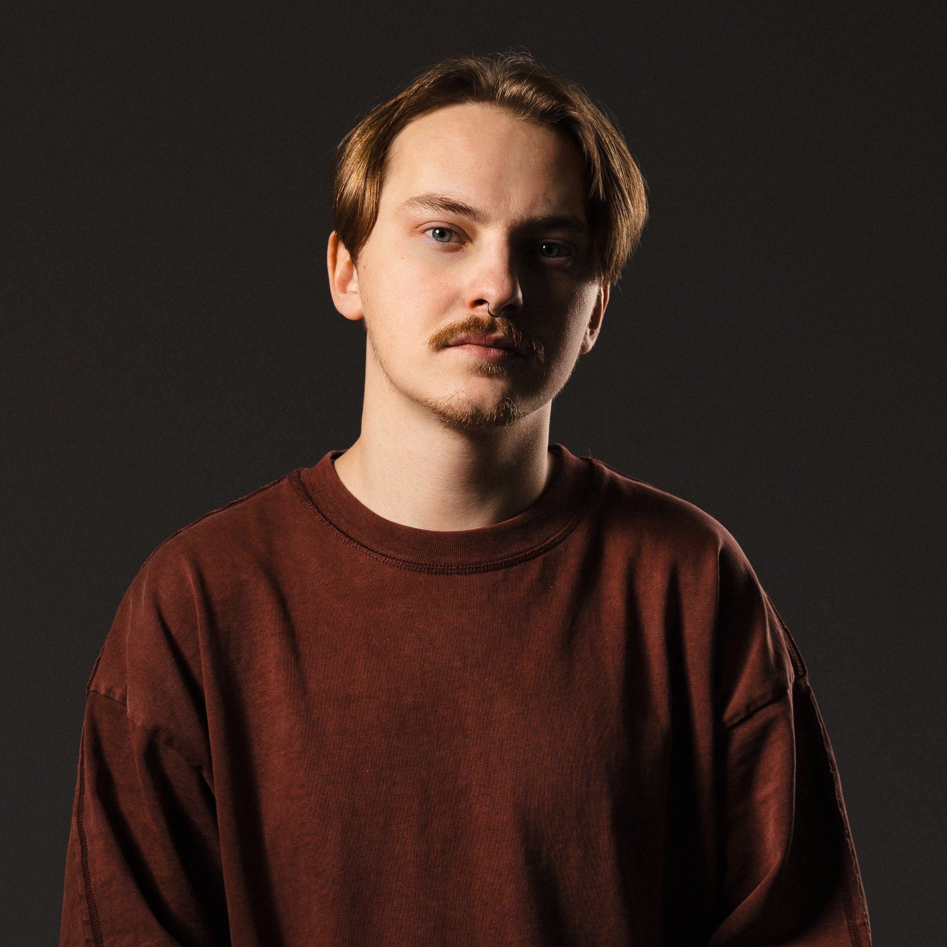 Контакты. Фотограф Артём Бобков Сургут