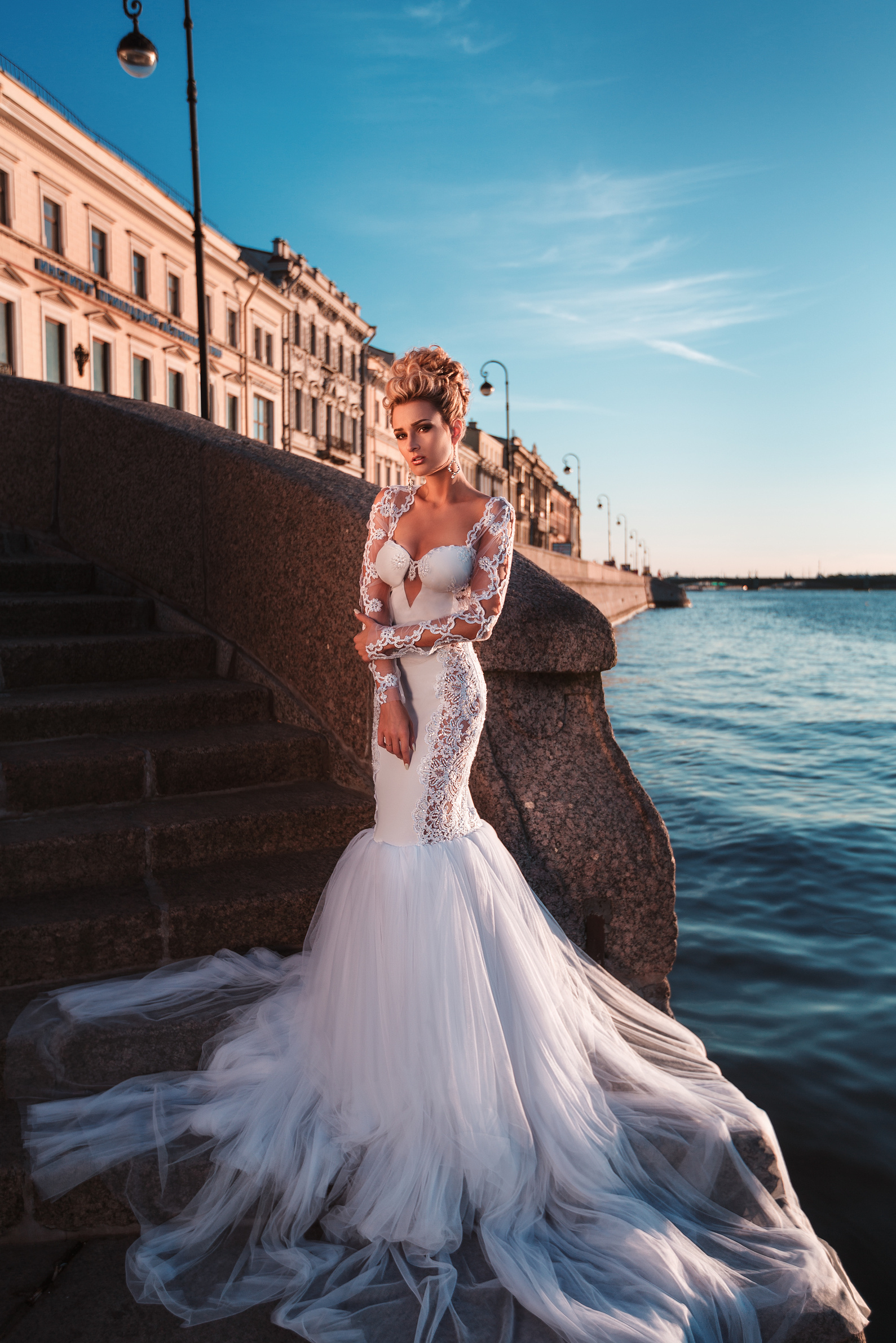 Обложка свадебного журнала