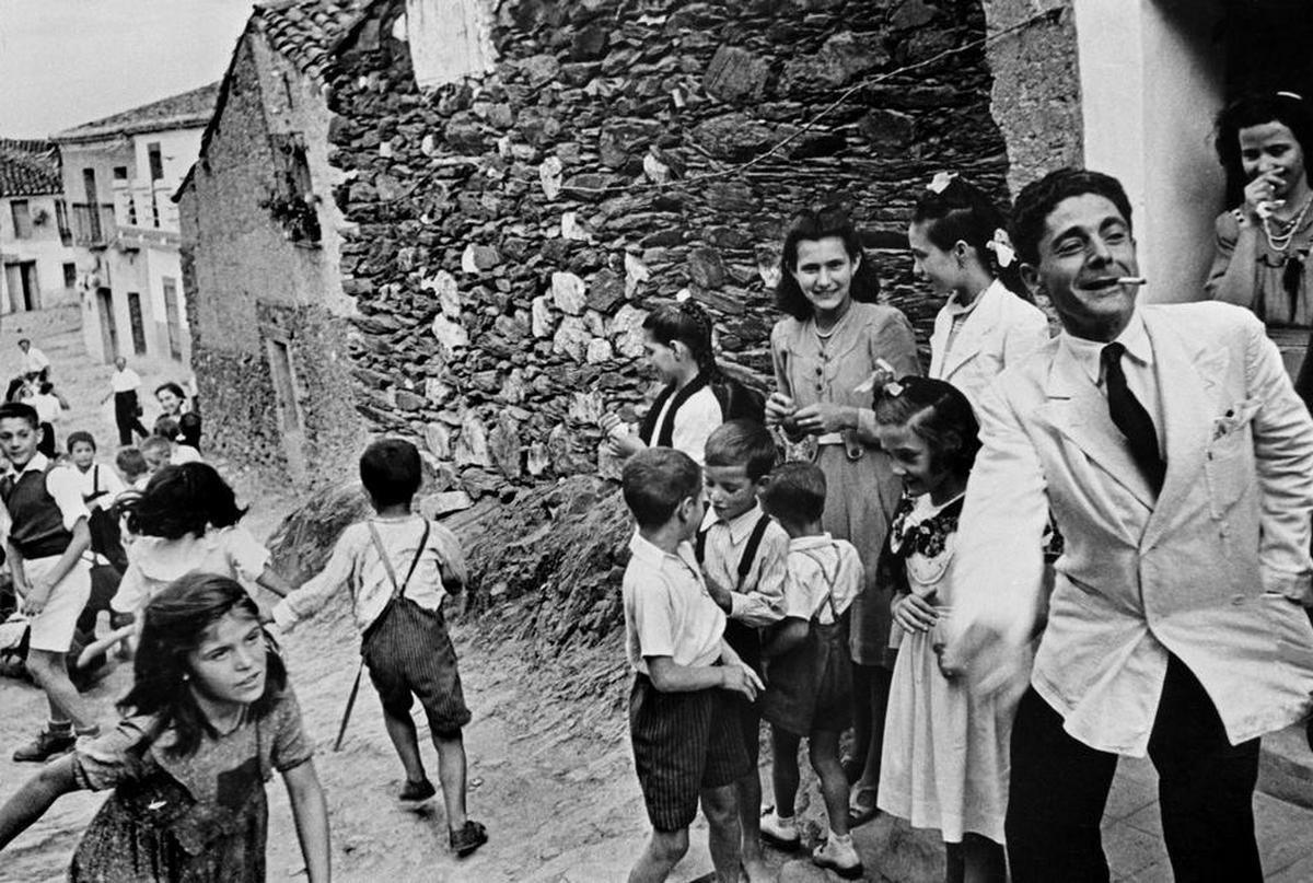 W. Eugene Smith. Выпускные альбомы, фотограф Денис Зимин в городе Ростове-на-Дону