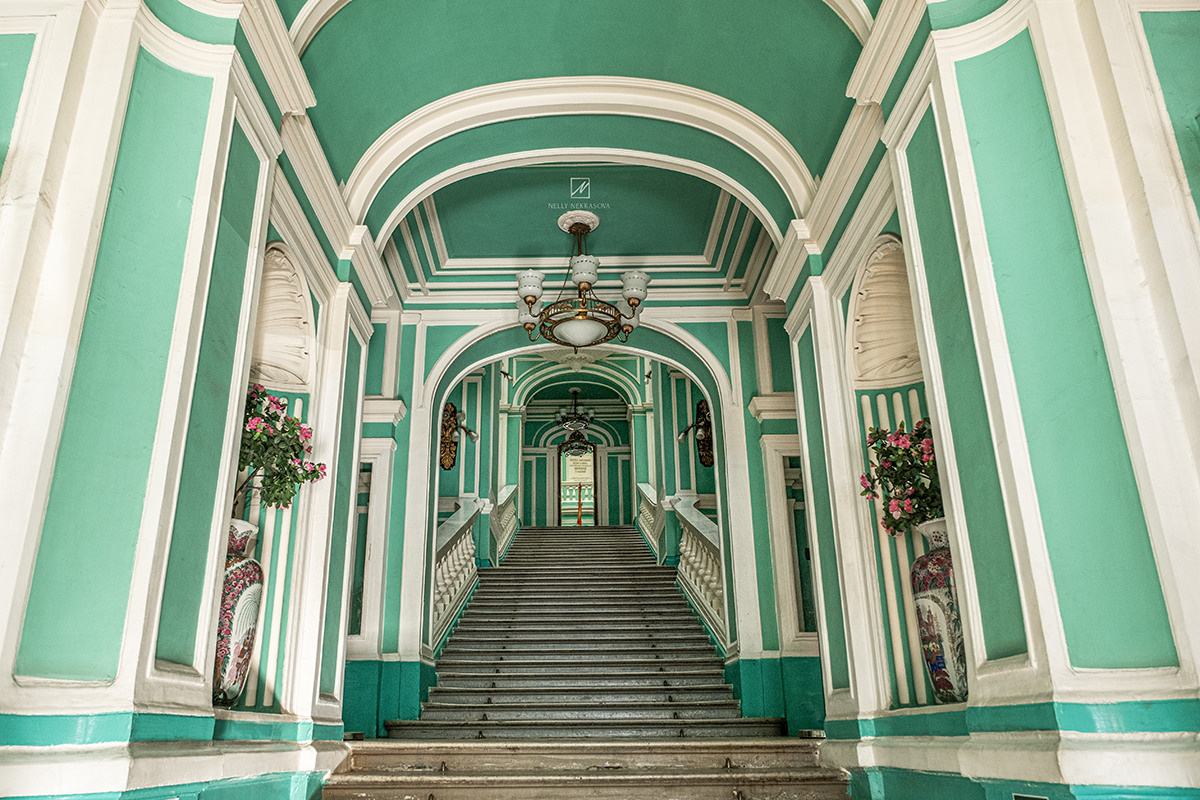 Дом офицеров Западного военного округа. Фотограф и искусствовед в Туле и Санкт-Петербурге Нелли Некрасова