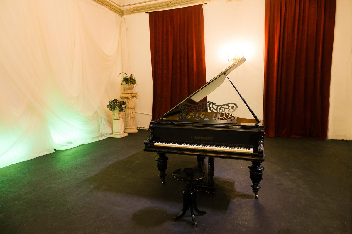 Рояль "Шредер".