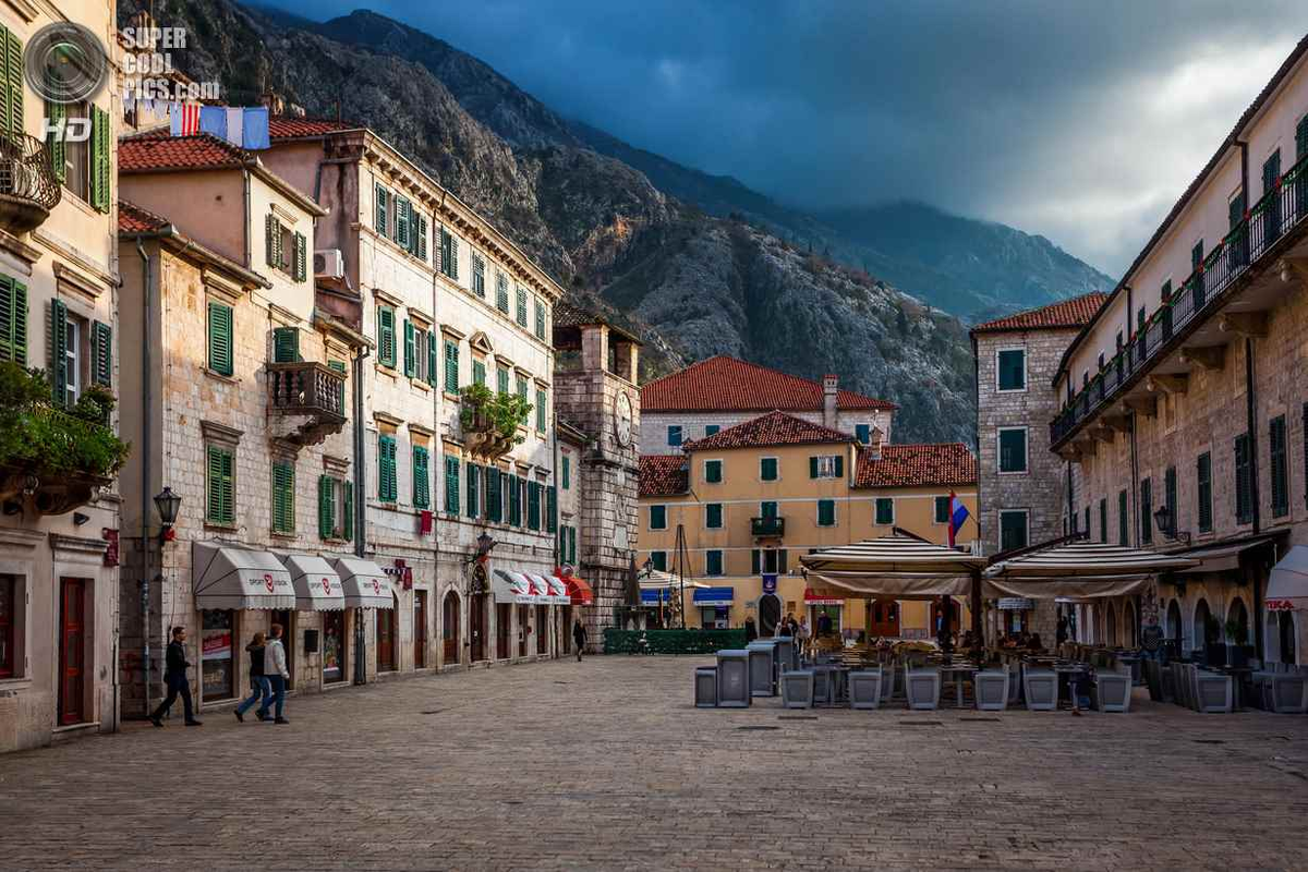 Photo shoot in the Old Town of Kotor