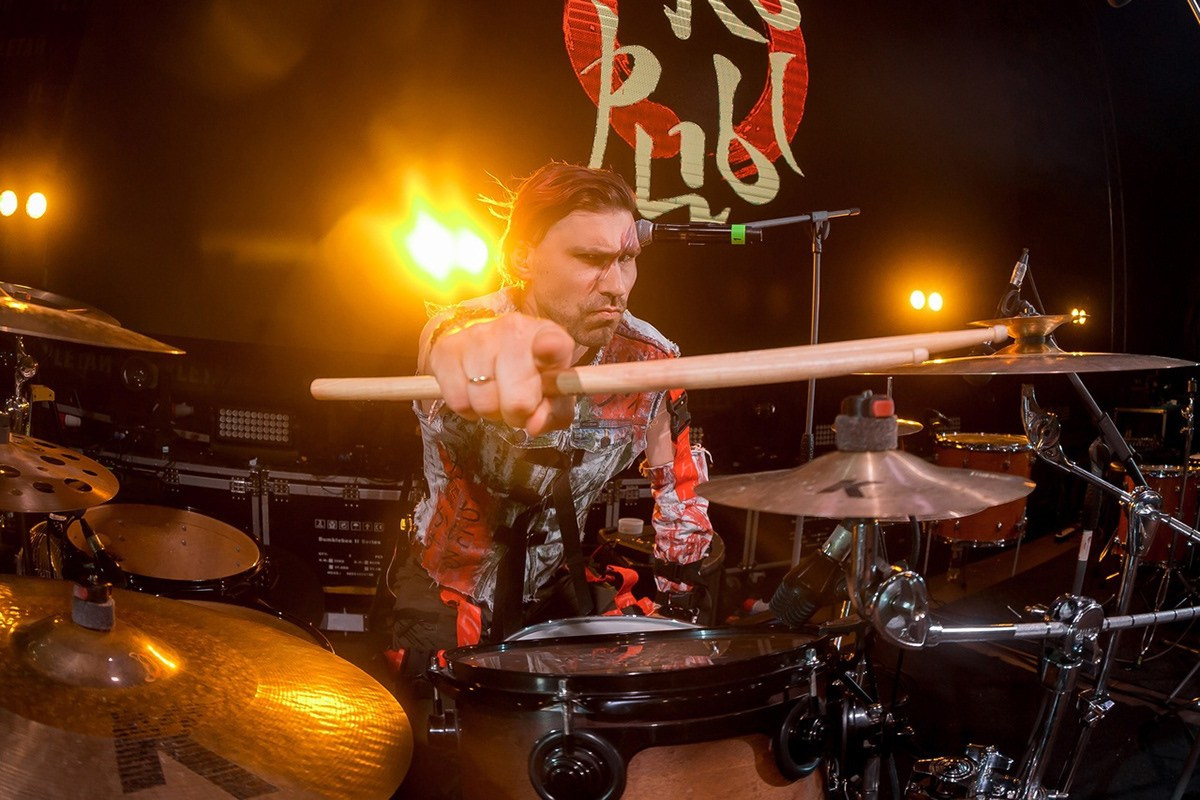 Фирменный стиль для группы Скворцы Степанова. Мира (жы!) и Наваждения