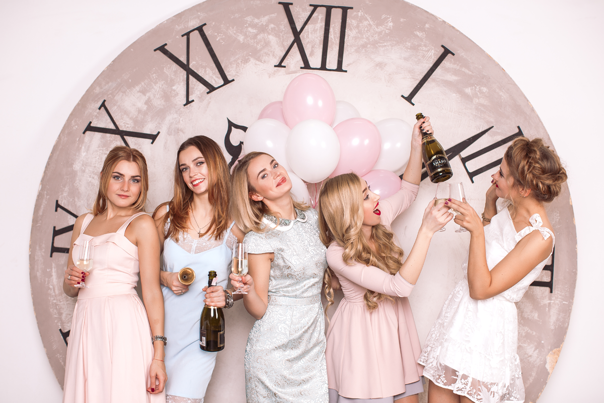 Девичник в новогодней фотостудии. Креативный фотограф Олеся Булгакова — официальный сайт