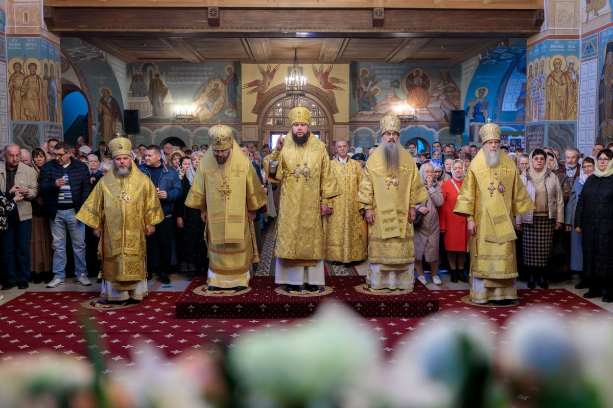 Совершено Великое освящение Свято-Троицкого кафедрального собора г. Балаково. Северное благочиние Саратовской епархии