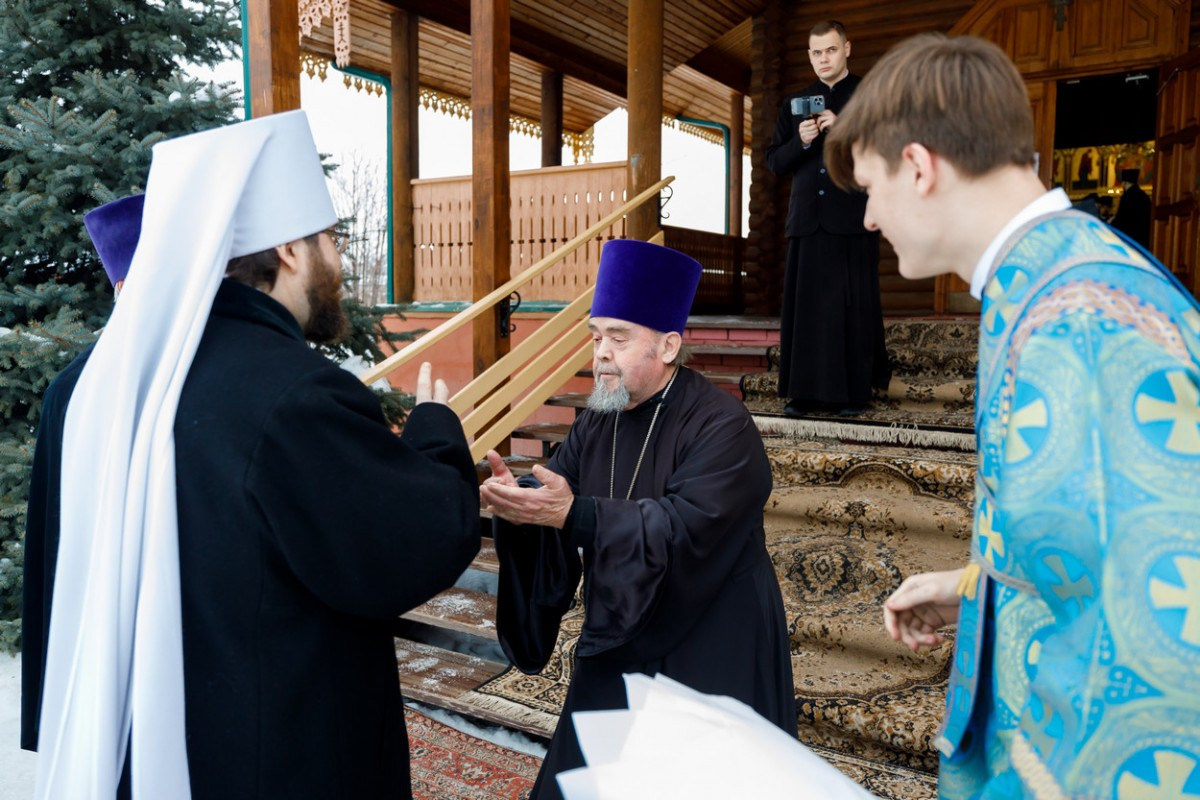 Митрополит Игнатий совершил всенощное бдение в Сретенском храме. Северное благочиние Саратовской епархии