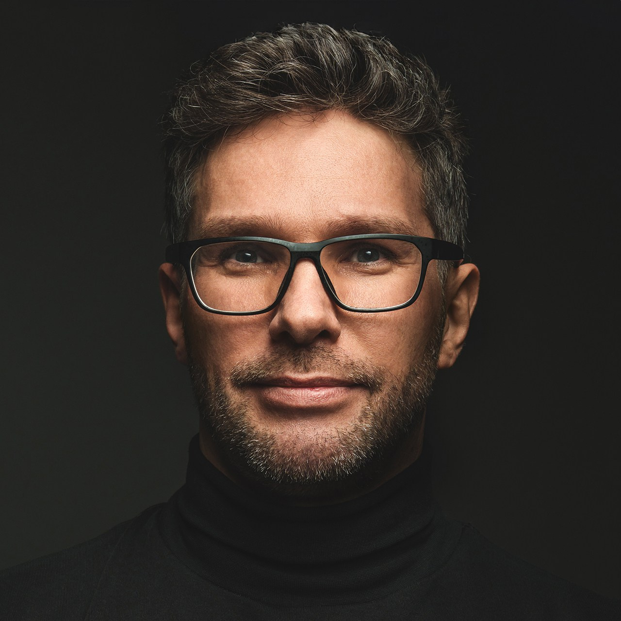 Фотосессия для эксперта и личного бренда в Москве — портретный и контент фотограф Светозар Андреев