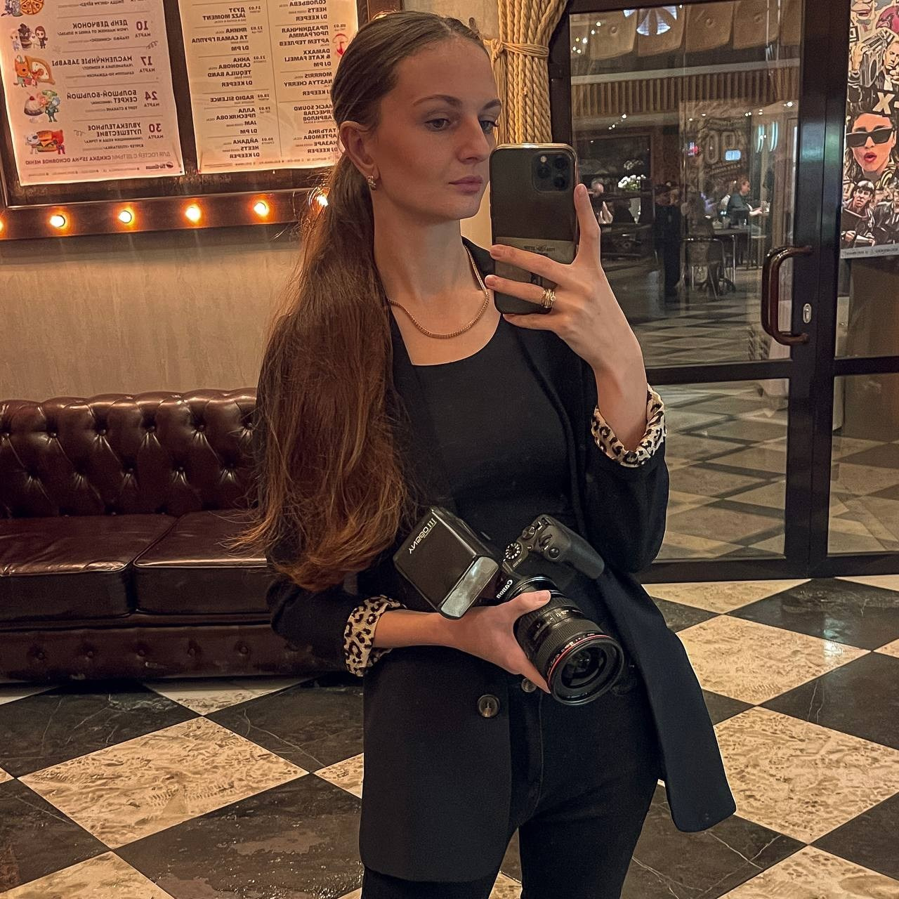 Контакты. Репортажный фотограф в Омске Ларионова Елена