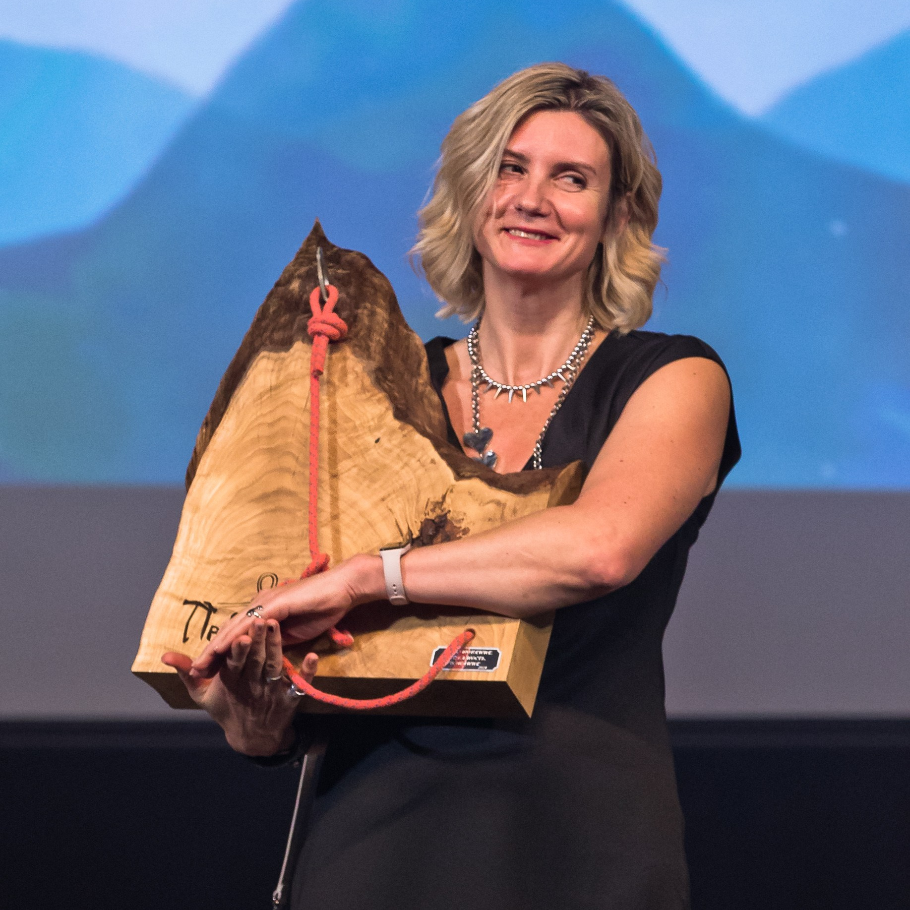 Лучшие женщины горные гиды России. “Steel Angel”: women’s climbing award