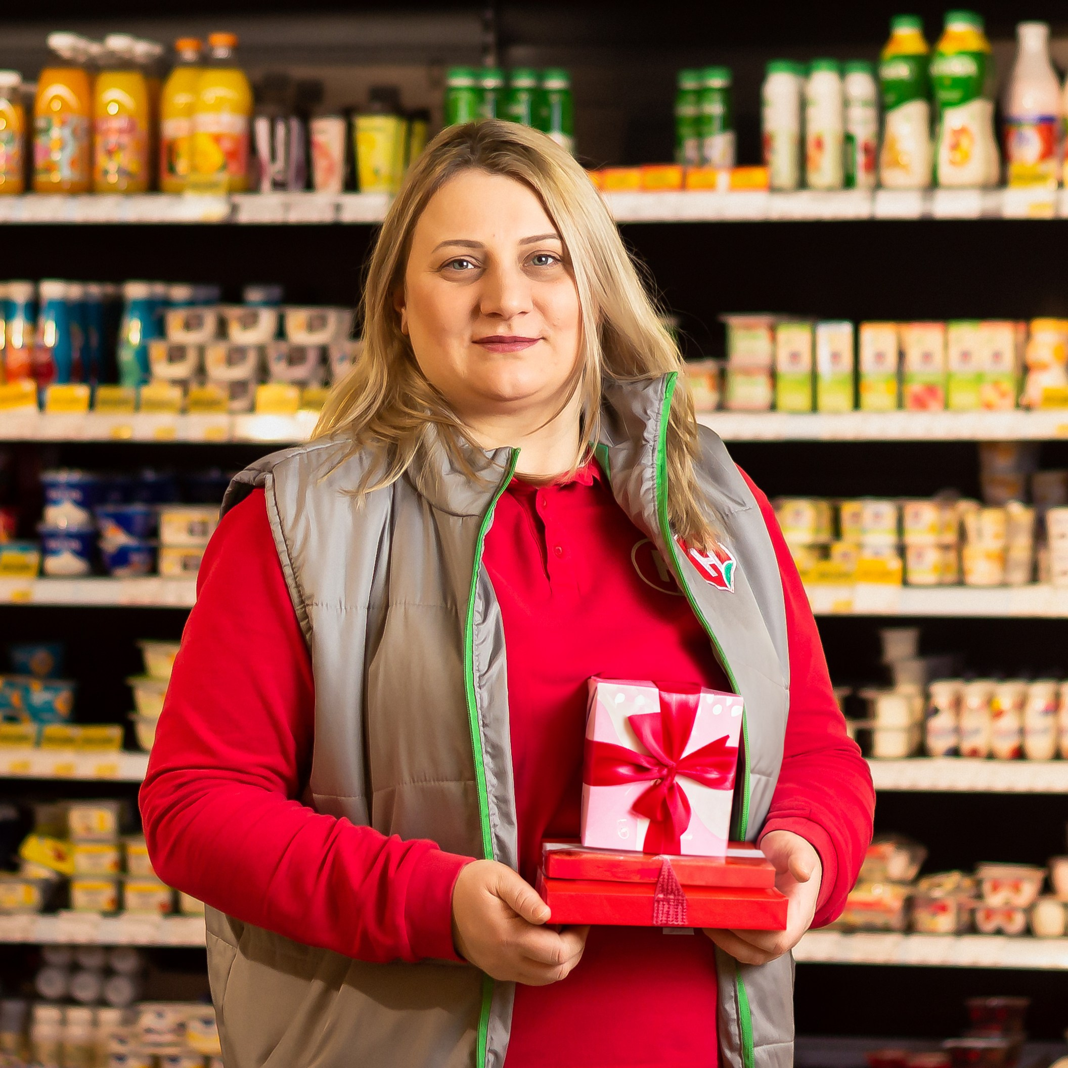 Фотосъёмка работников, сотрудников. Магазины, кафе, продажи. Магазин Николаевкий. Фотограф Стряпунин Александр.