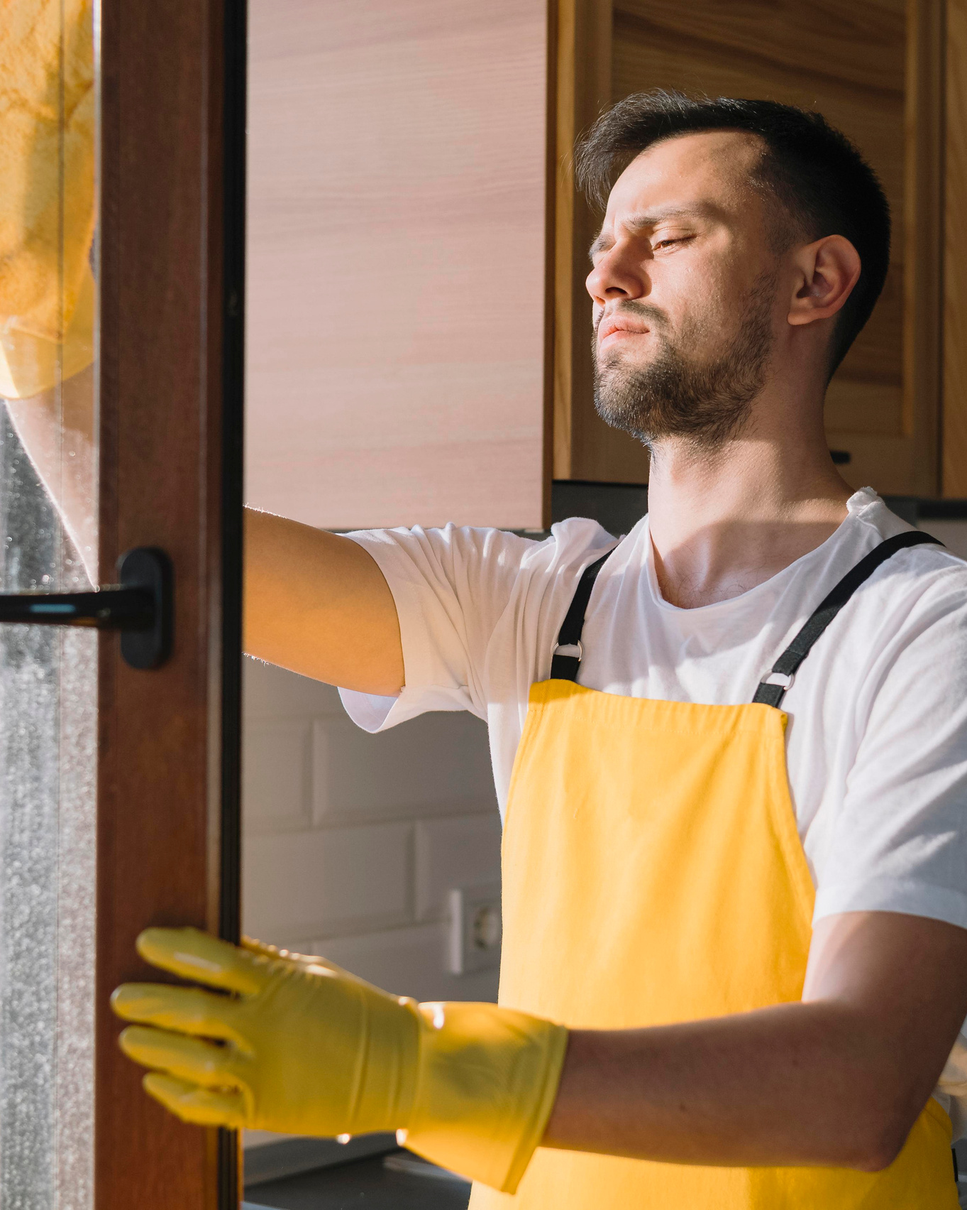 Дополнительные услуги по уборке и уюту - мытьё окон, озонирование. Клининговая компания Chistons.ru, уборка в Москве и Подмосковье