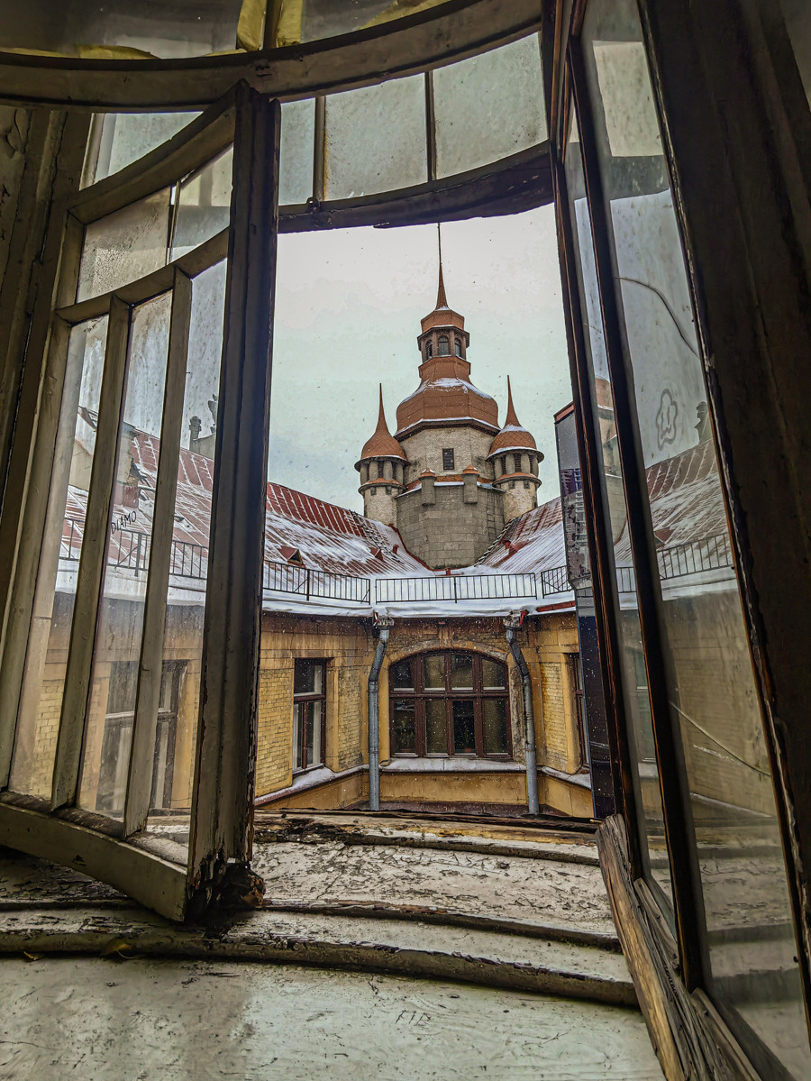 Дом городских учреждений. Фотограф и искусствовед в Туле и Санкт-Петербурге Нелли Некрасова