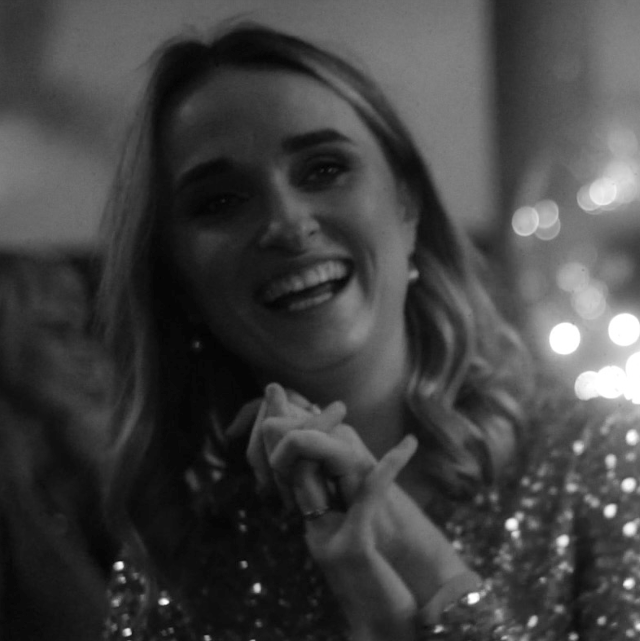 ОТЗЫВЫ. ВИДЕОГРАФ, РЕЖИССЕР — КАТЯ ГУСЕВА