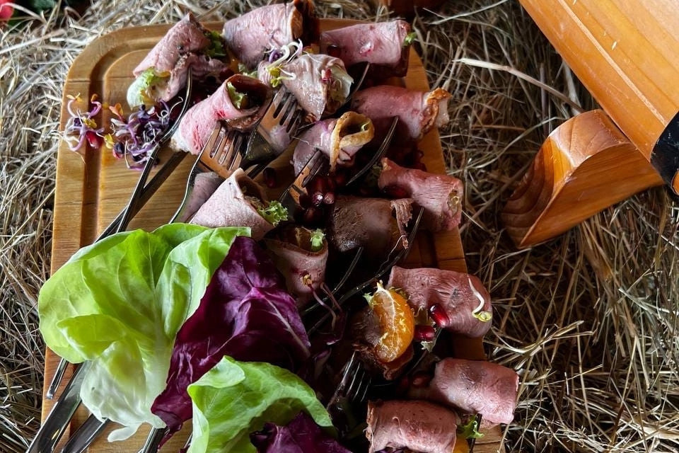 Фуршетная закуска Закуска с уткой и мандаринами