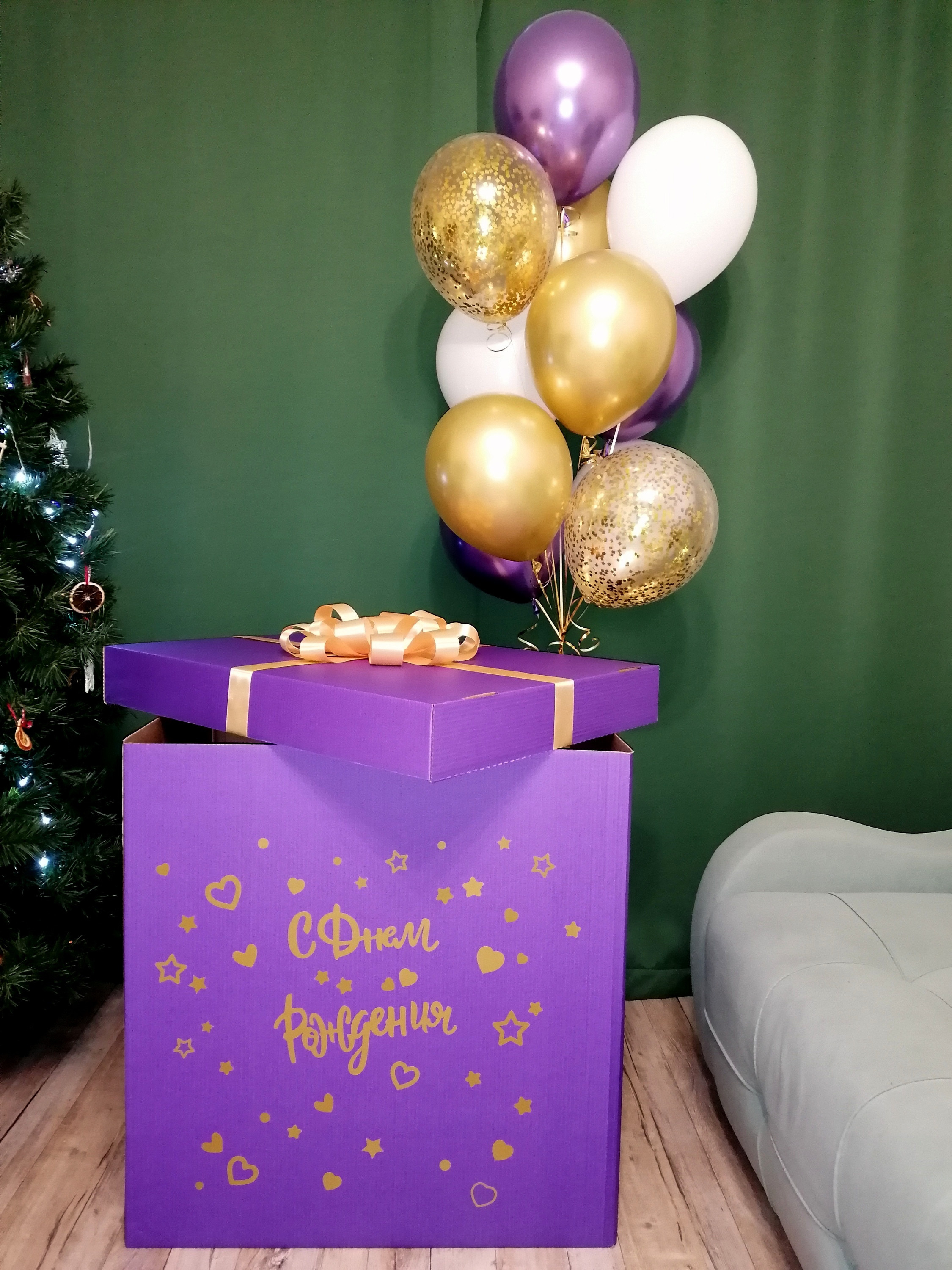 Коробка с шарами. Студия праздничного декора