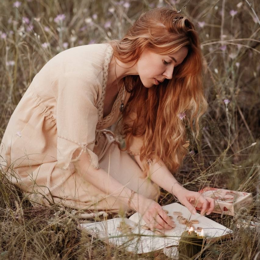 Главная. Елена Флаккари | Астрологические консультации, Ленорман, Руны